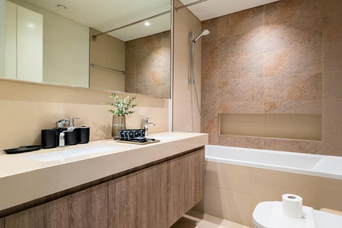 Two-Bedroom Deluxe Apartment with Balcony