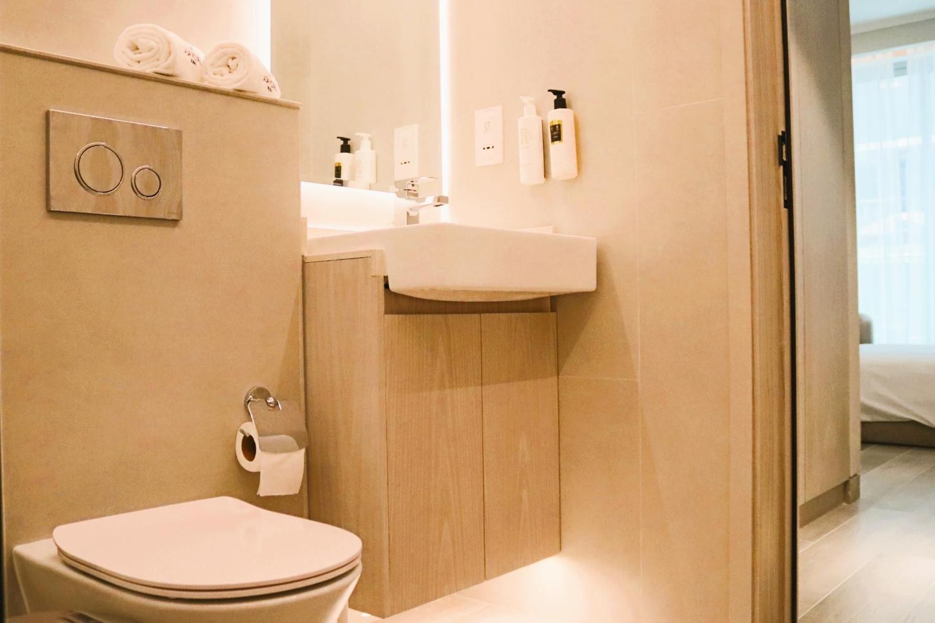 One-Bedroom Standard Apartment