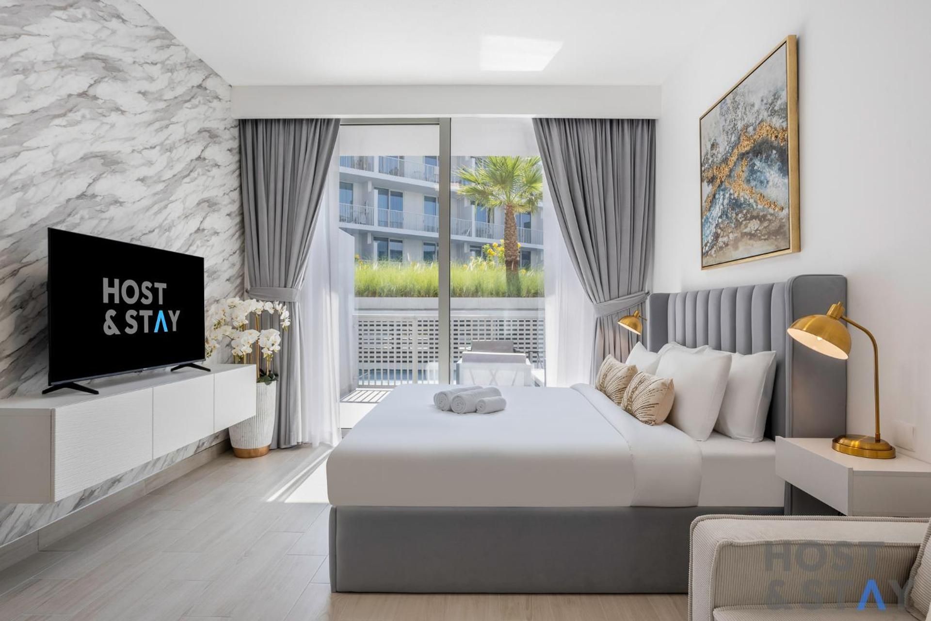 Studio Apartment