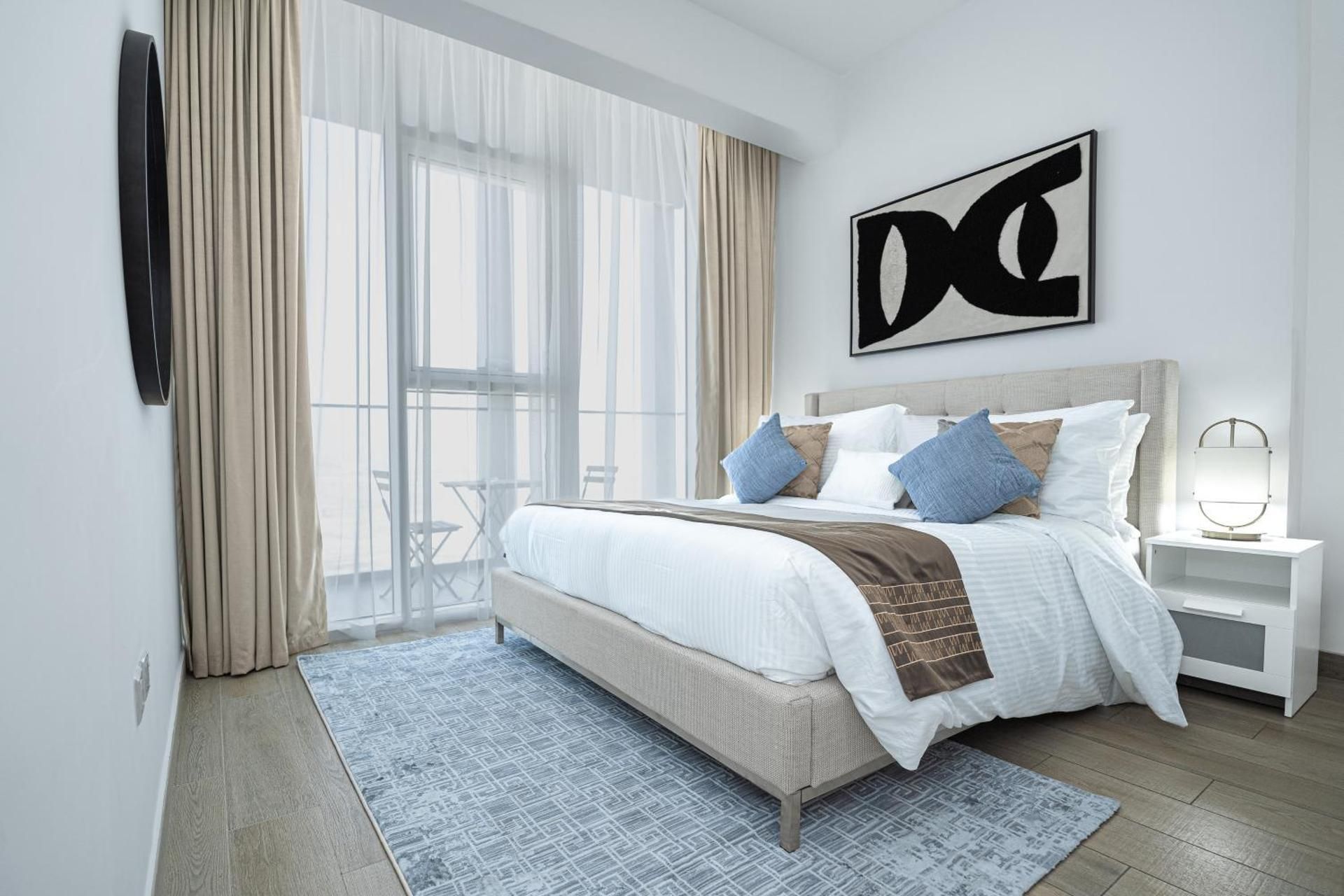 Apartment with City View