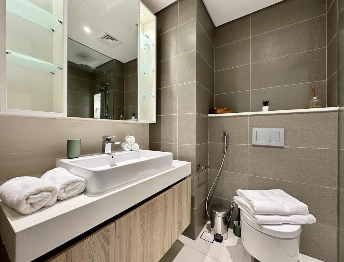 Studio Apartment with Balcony