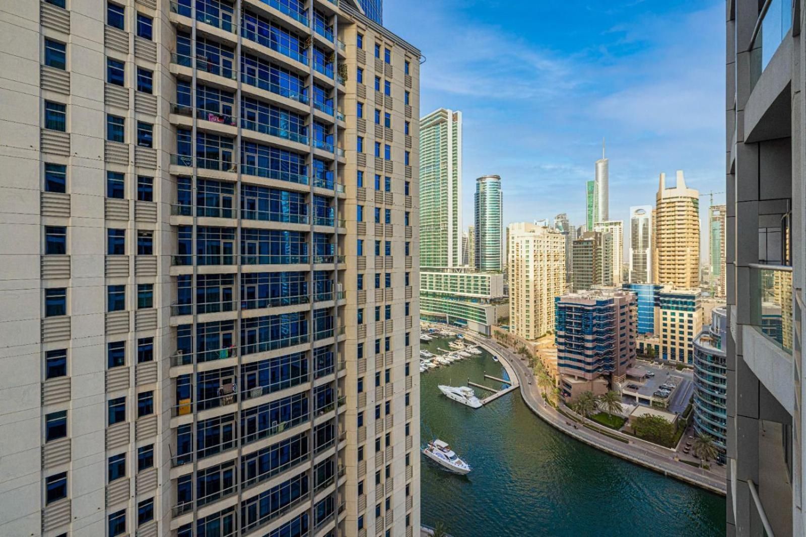 Dubai Marina Royal Premium Serviced Apartments Marina Wharf - KIDS STAY FREE plus free check in 24 h