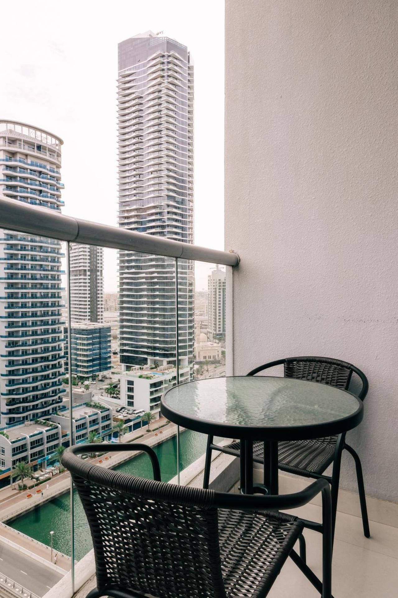 Dubai Marina Royal Premium Serviced Apartments Marina Wharf - KIDS STAY FREE plus free check in 24 h