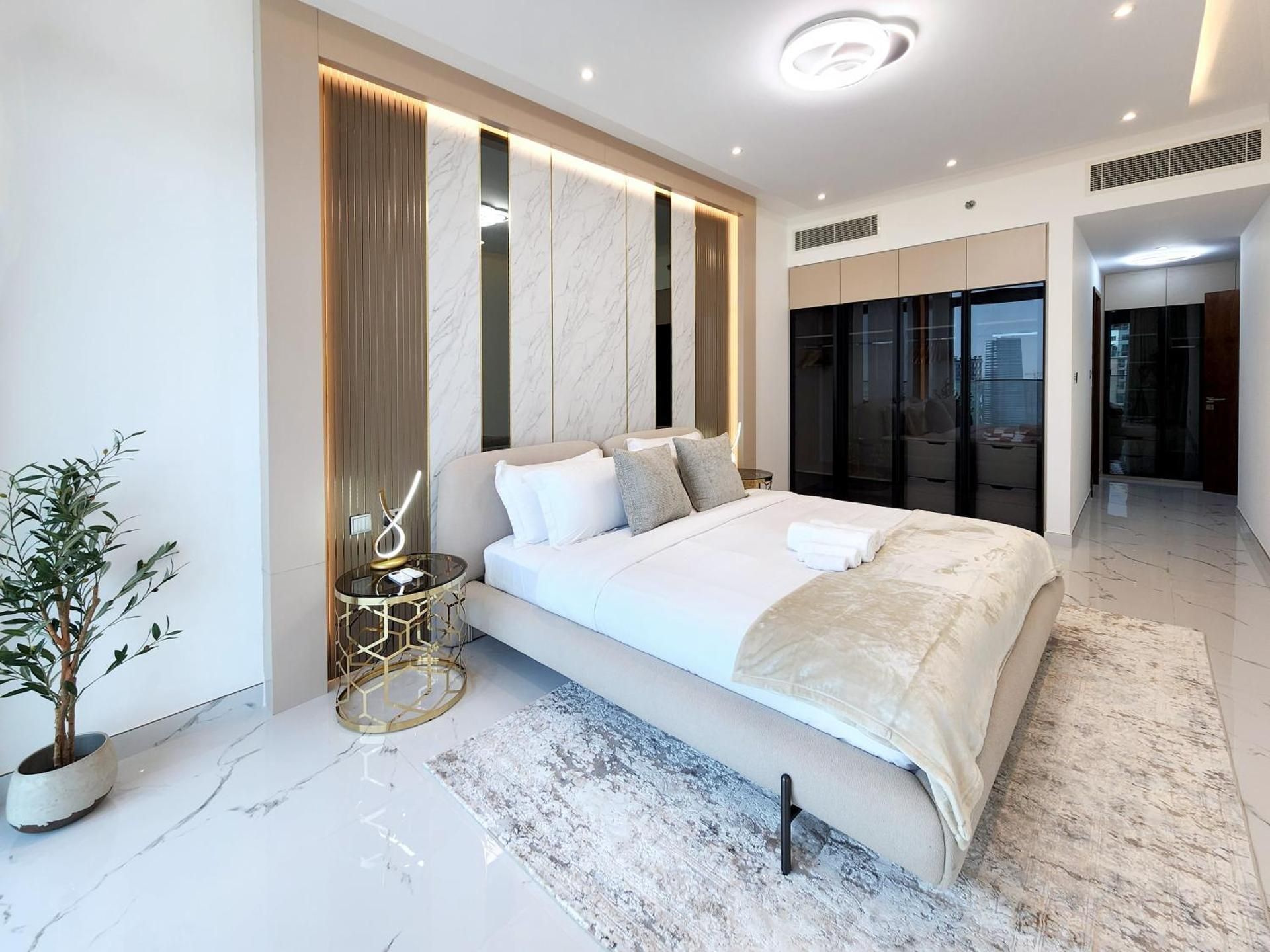 Two-Bedroom Deluxe Apartment with Balcony