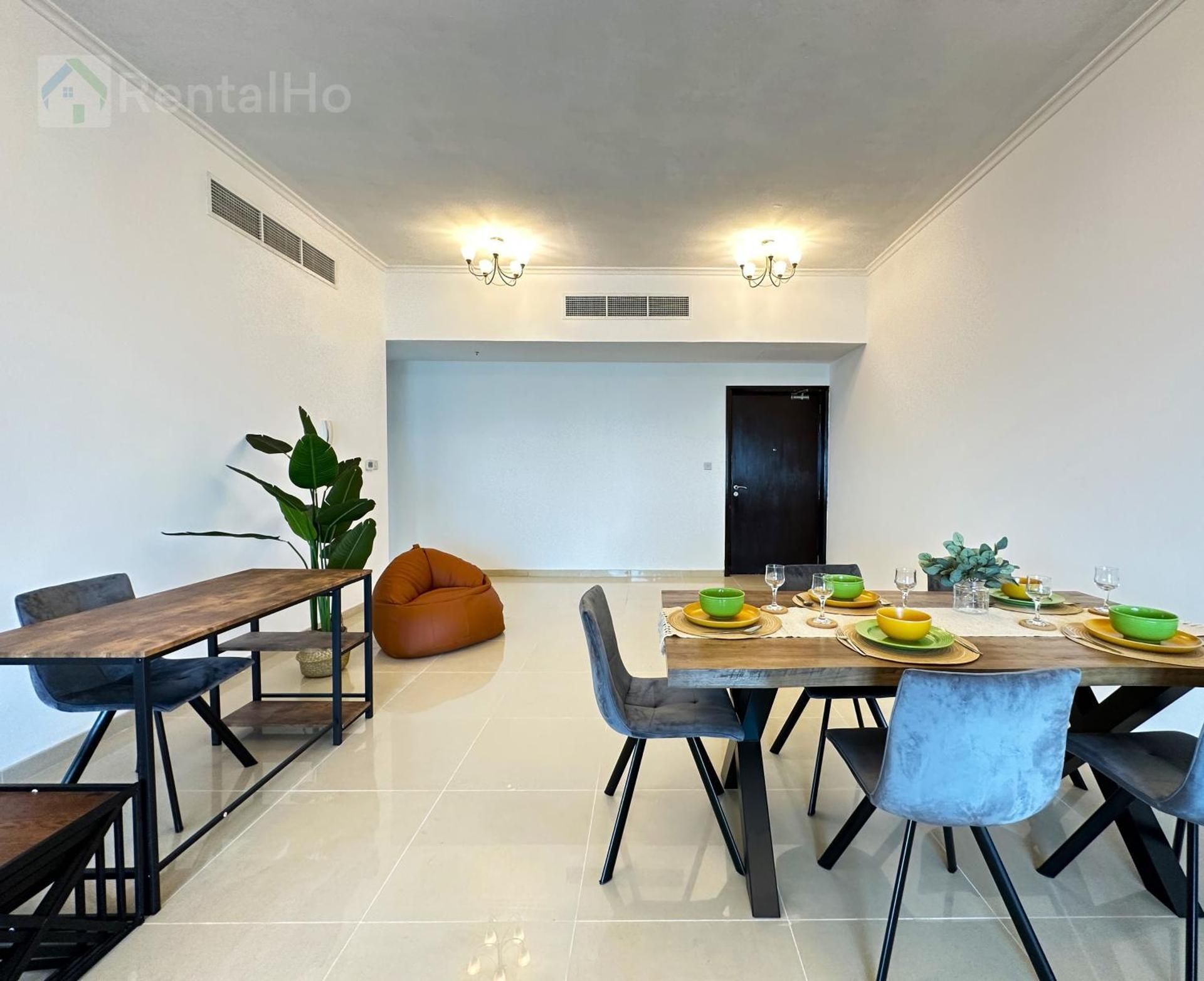 Luxury Stop w/ BoHo Design & Sea View in Marina