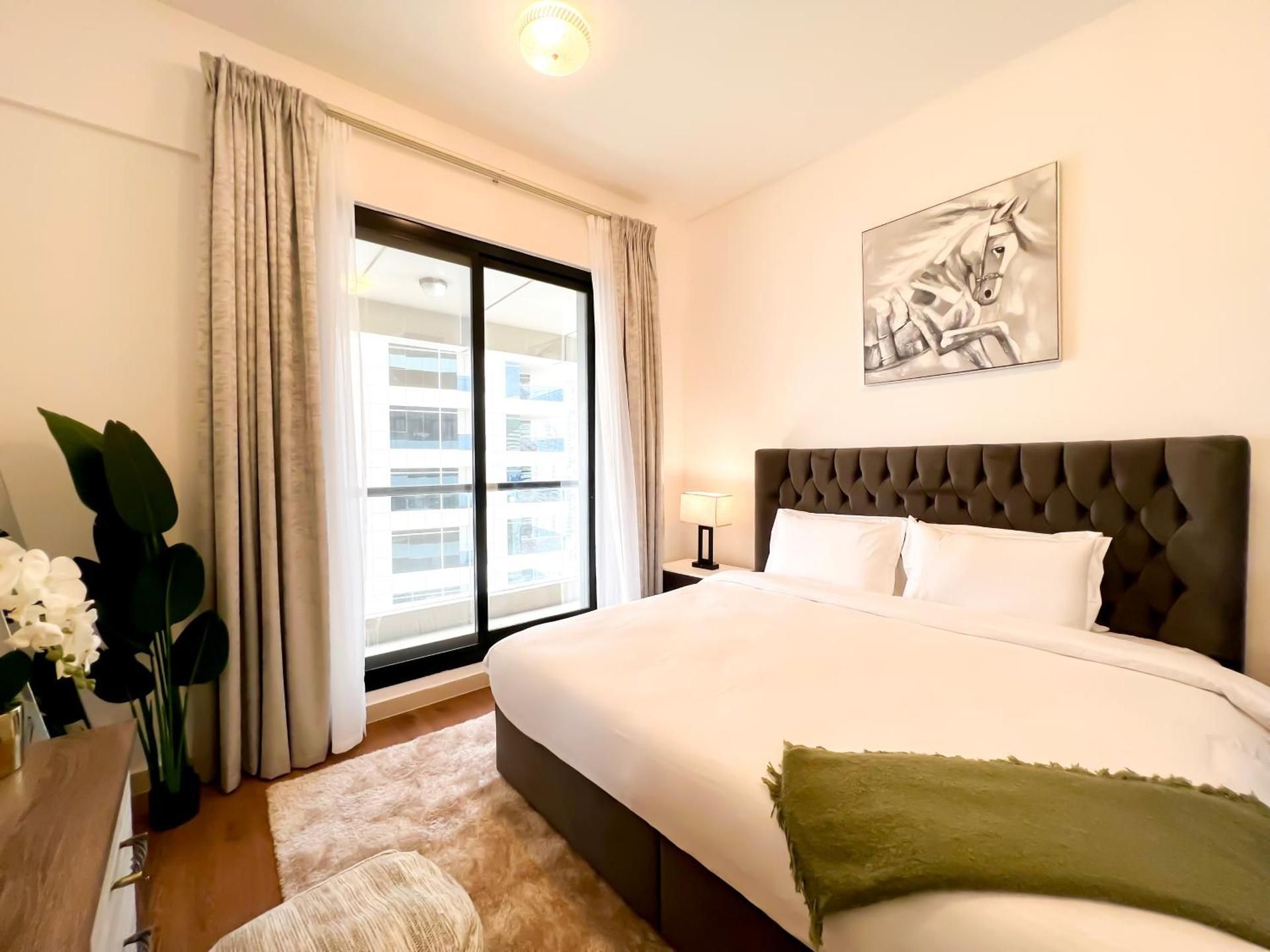 Apartment with Lake View