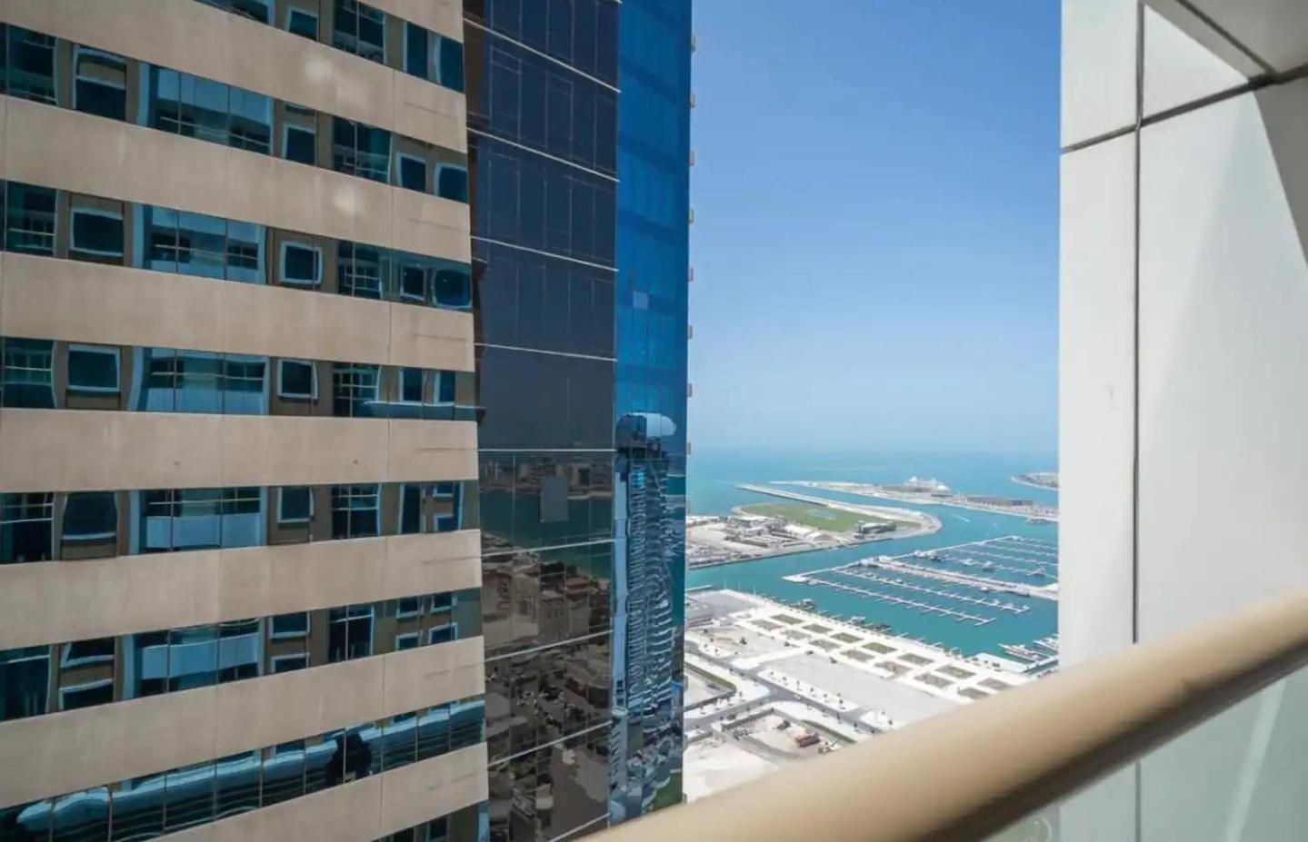 Ensuite Rooms in CoLiving Apartments in Marina