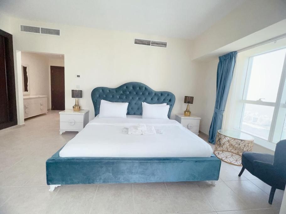 Ensuite Rooms in CoLiving Apartments in Marina