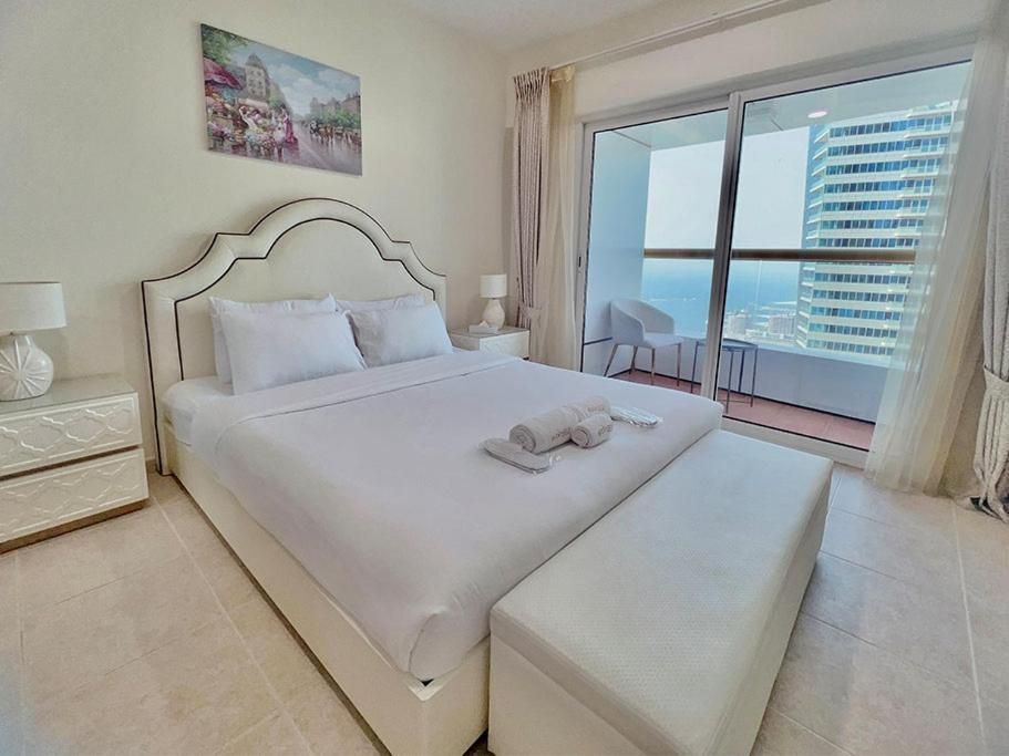 Ensuite Rooms in CoLiving Apartments in Marina
