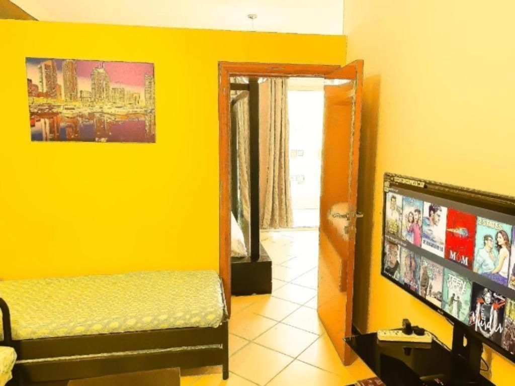 shared lounge/tv area