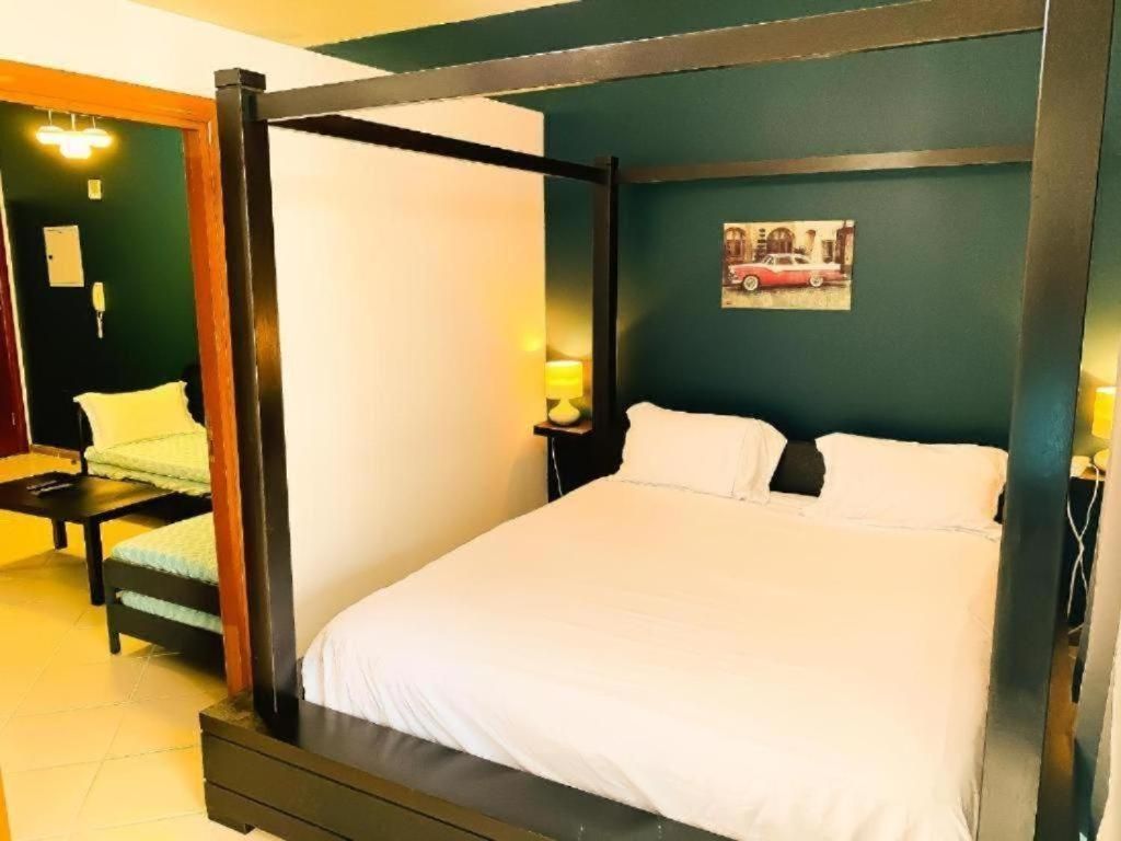 Royal Marina Inn One-Bedroom Apartment with Balcony