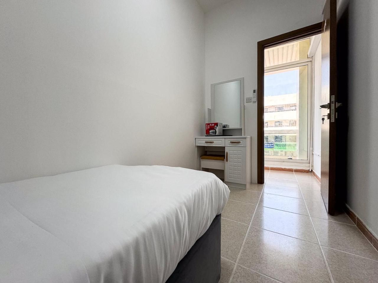 Single Room with Shared Bathroom