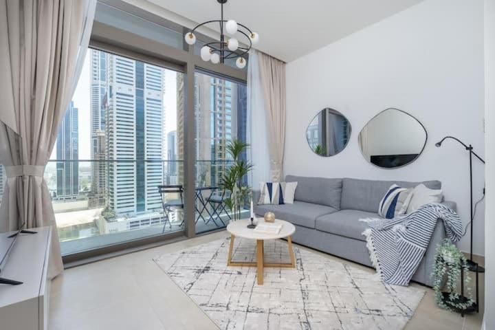 Apartment with Pool View 