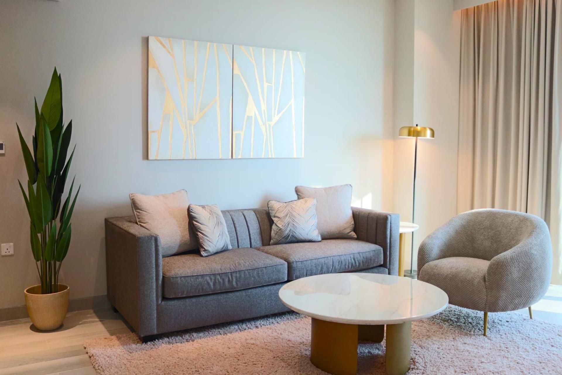 One-Bedroom Apartment with City View