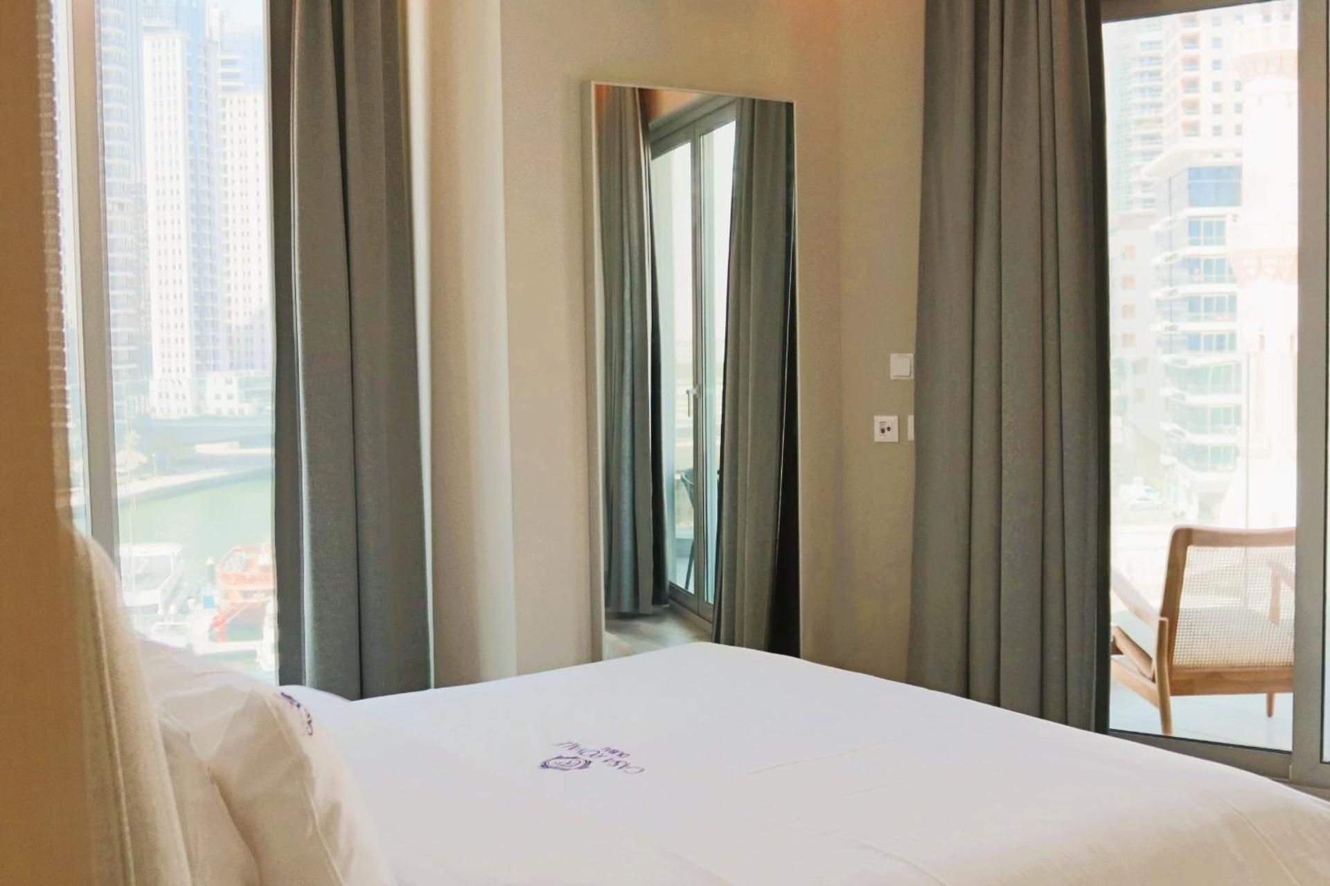 Deluxe One-Bedroom Apartment with Harbor View