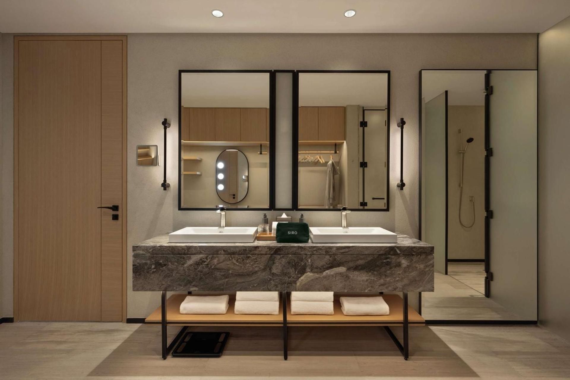 SIRO Recovery Suite - personal training session with recovery massage