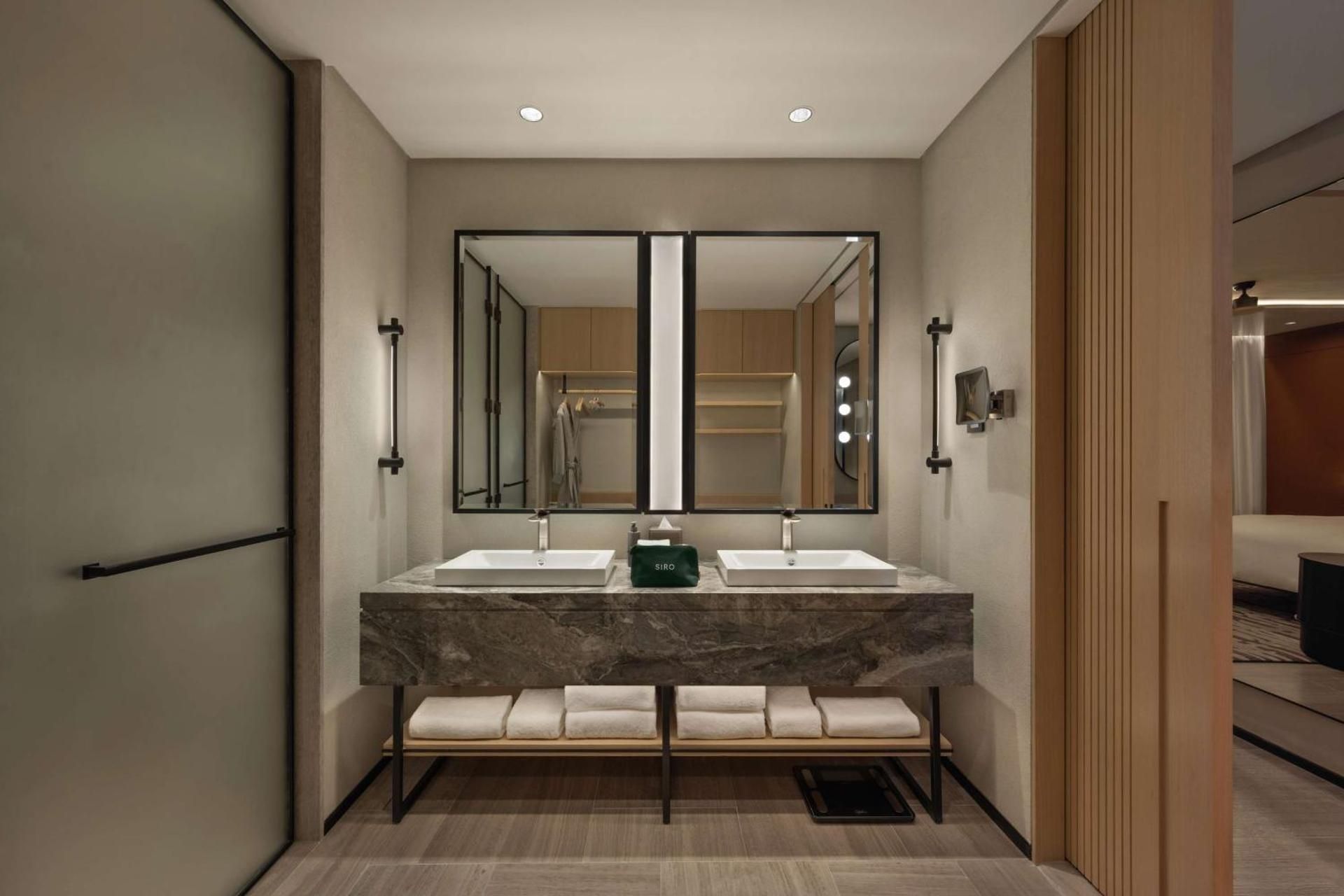 SIRO Fitness Suite - personal training session with sports massage