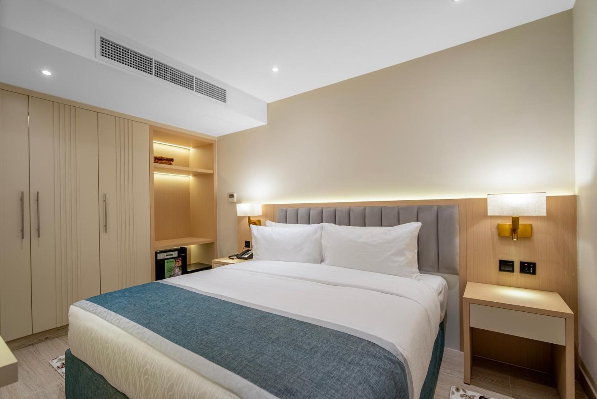 Deluxe Premium Suite