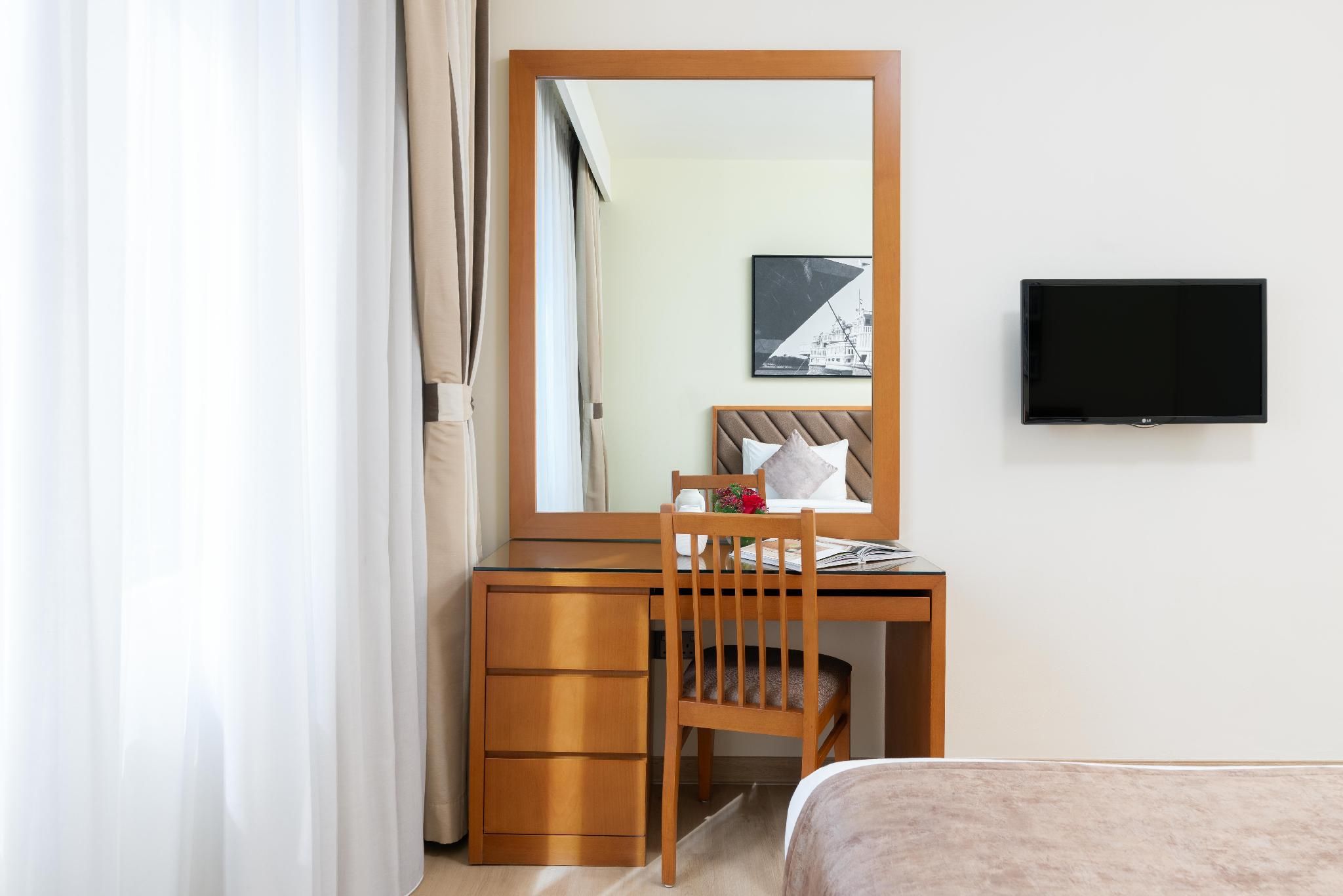 Golden Sands Hotel Apartments