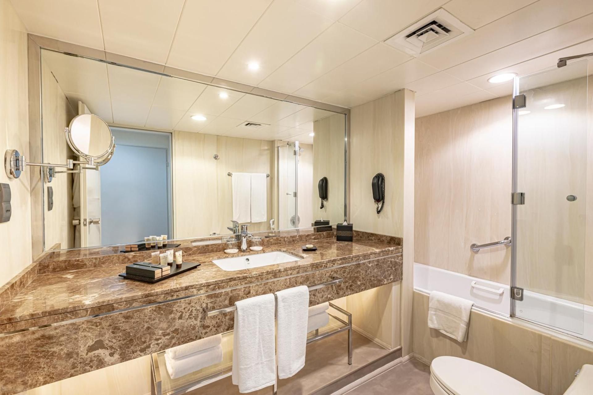 Golden Sands Hotel Apartments