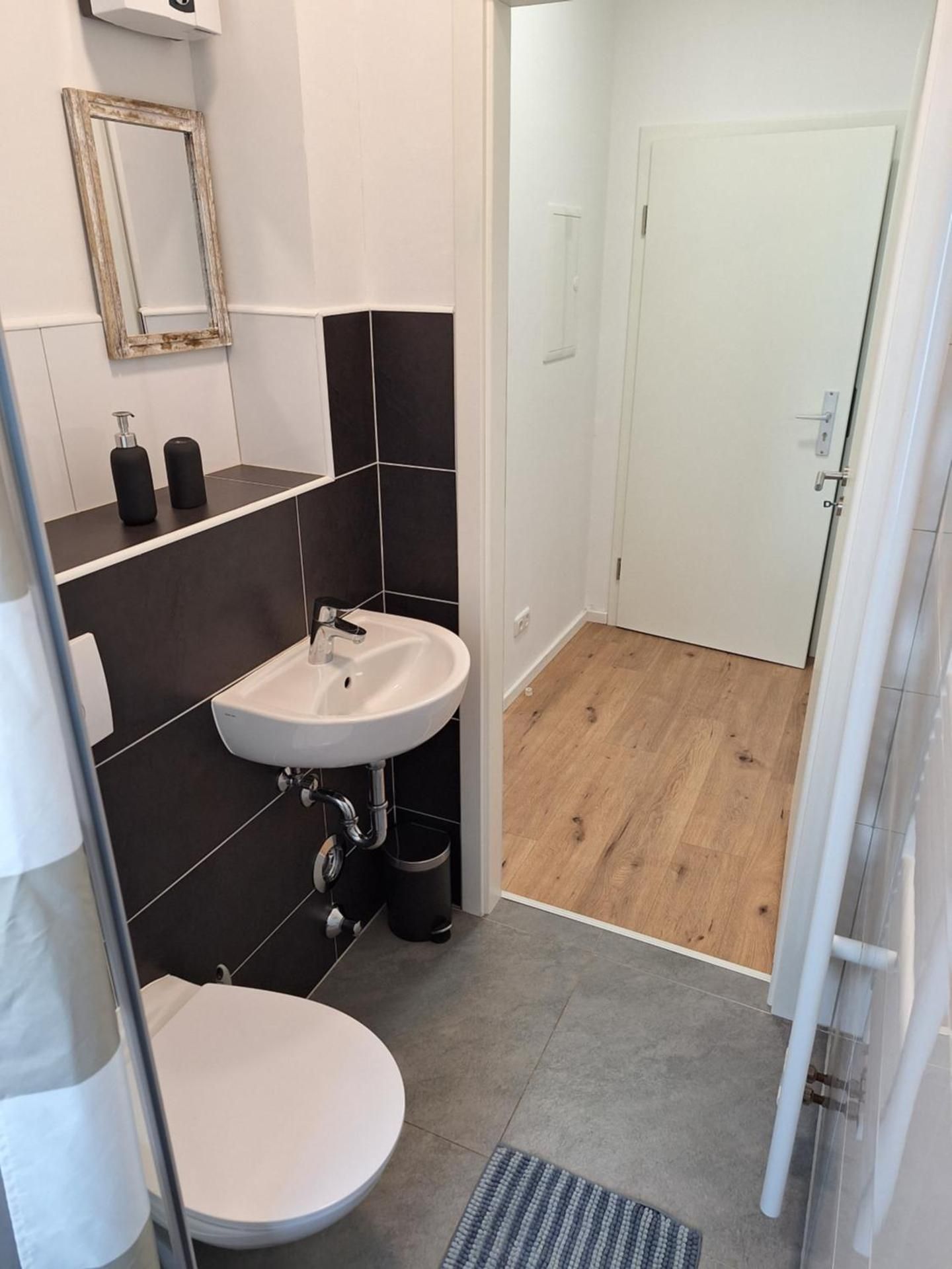 Hagen Apartment with Balcony 2