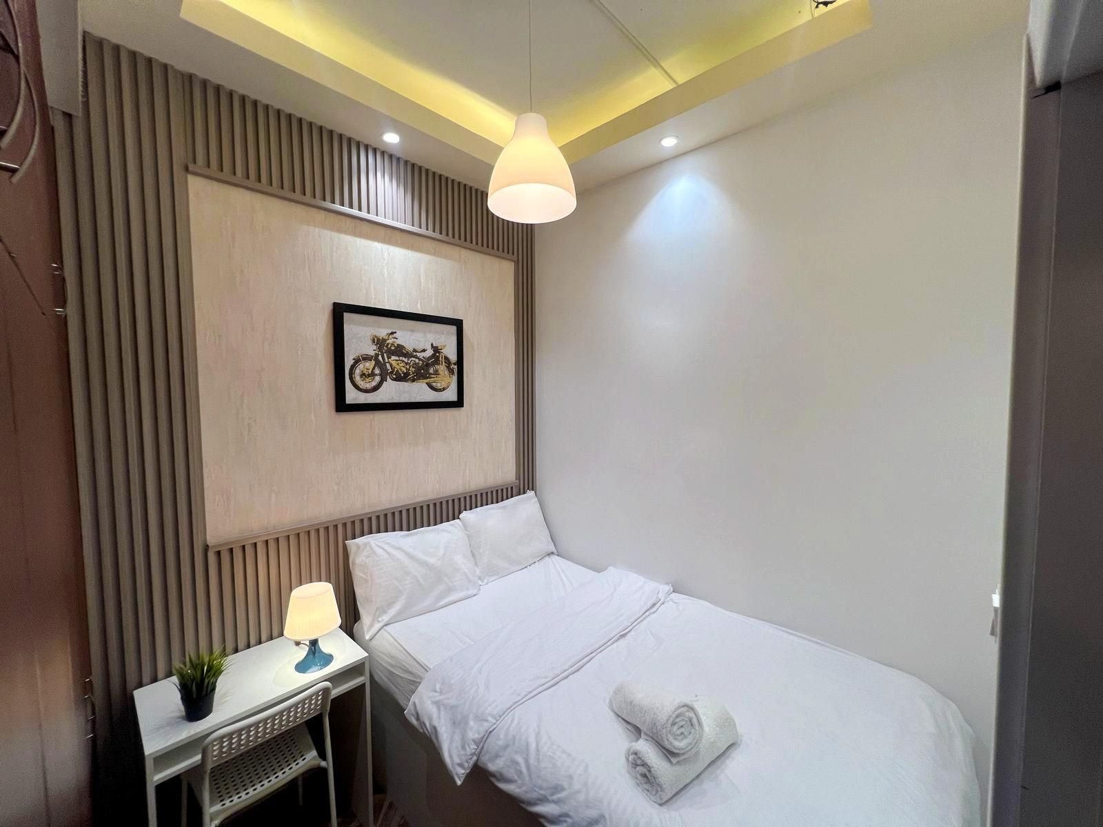 Single Room with Shared Bathroom
