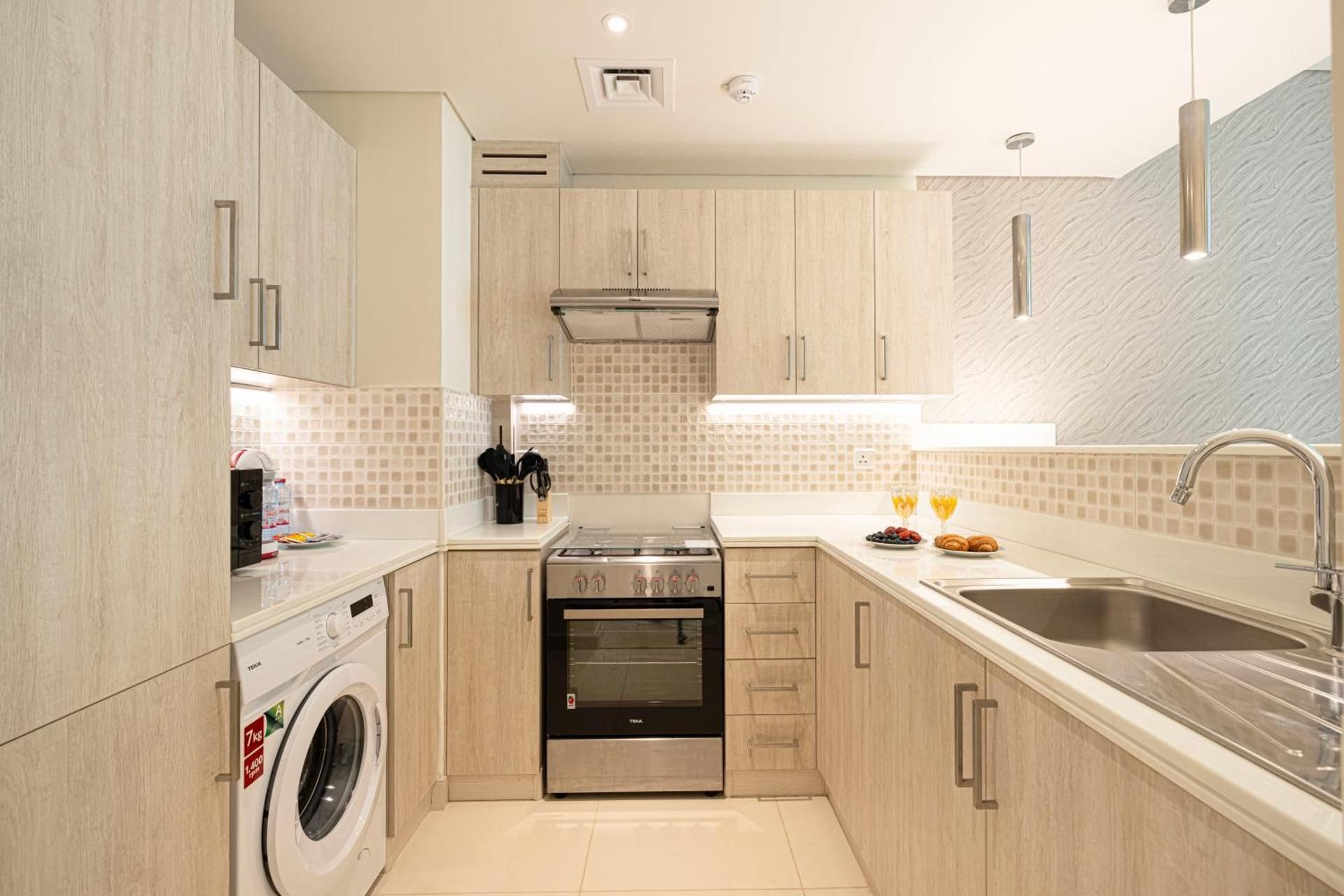Deluxe One-Bedroom Apartment