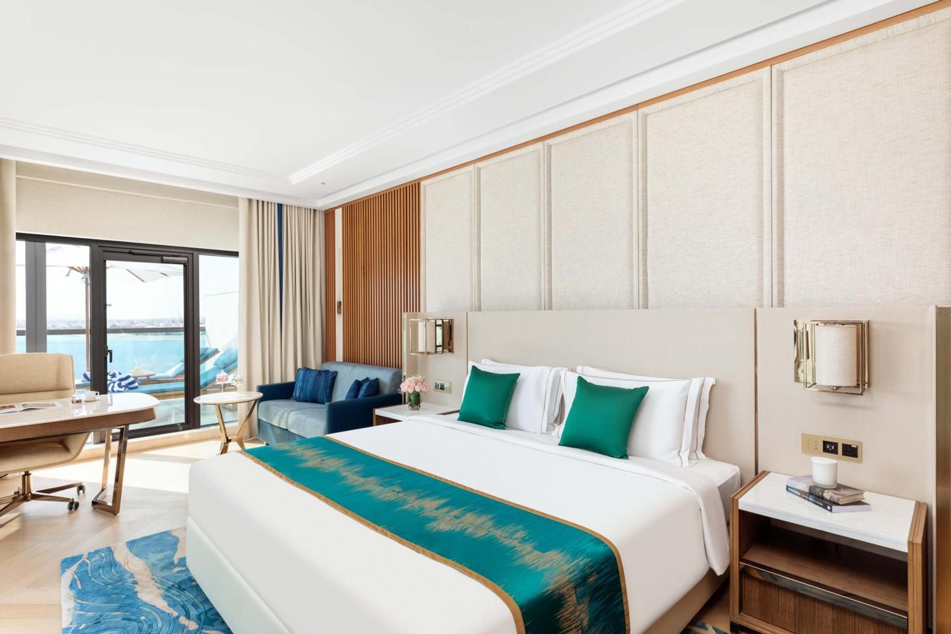 Grand Luxury Suite Sea View with Open Jacuzzi and Club Lounge - Afternoon High Tea and Evening Cocktail Hours