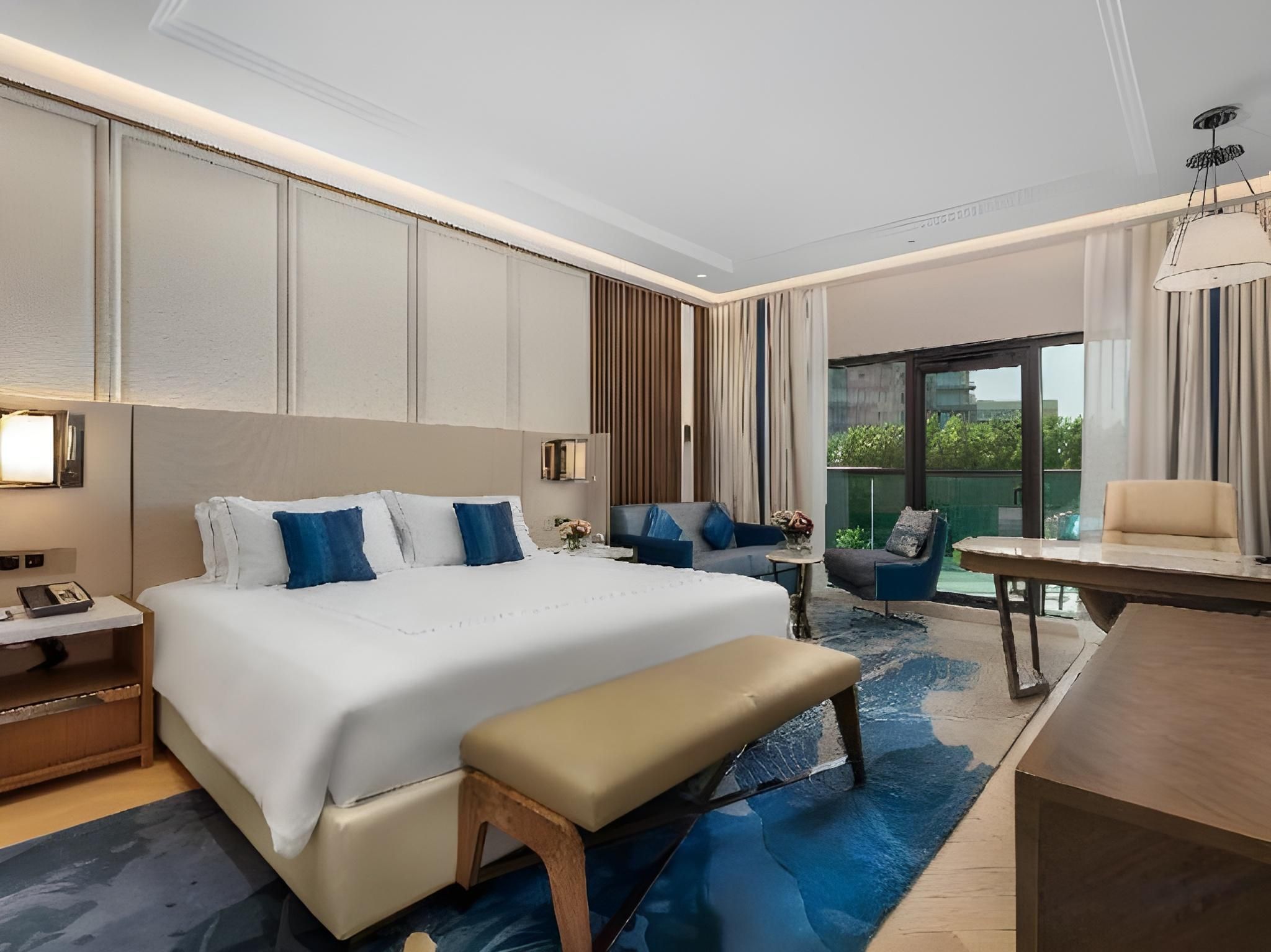 Luxury Room King Bed