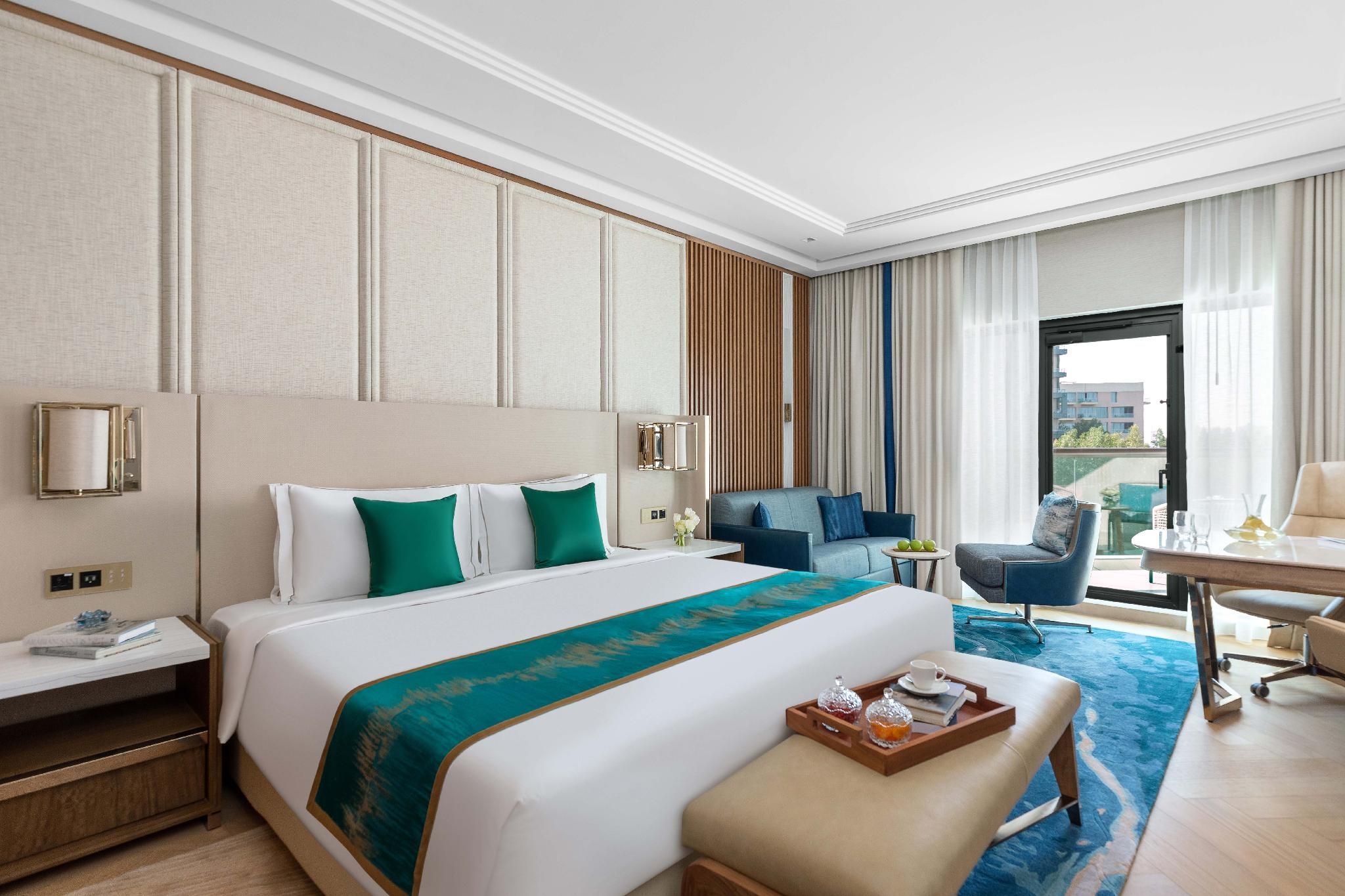 Luxury Family Room King Bed