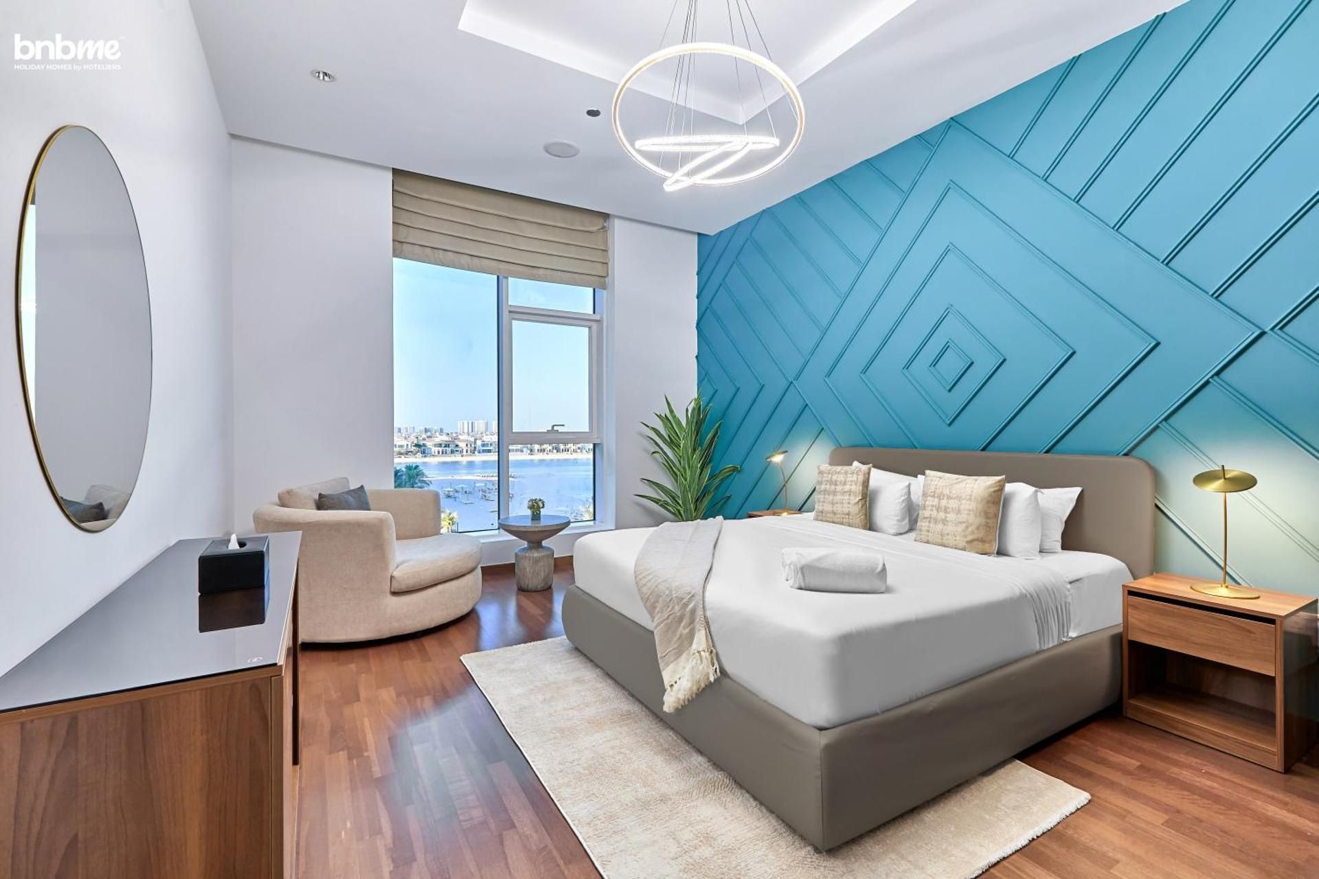 Deluxe One-Bedroom Apartment with Ocean View