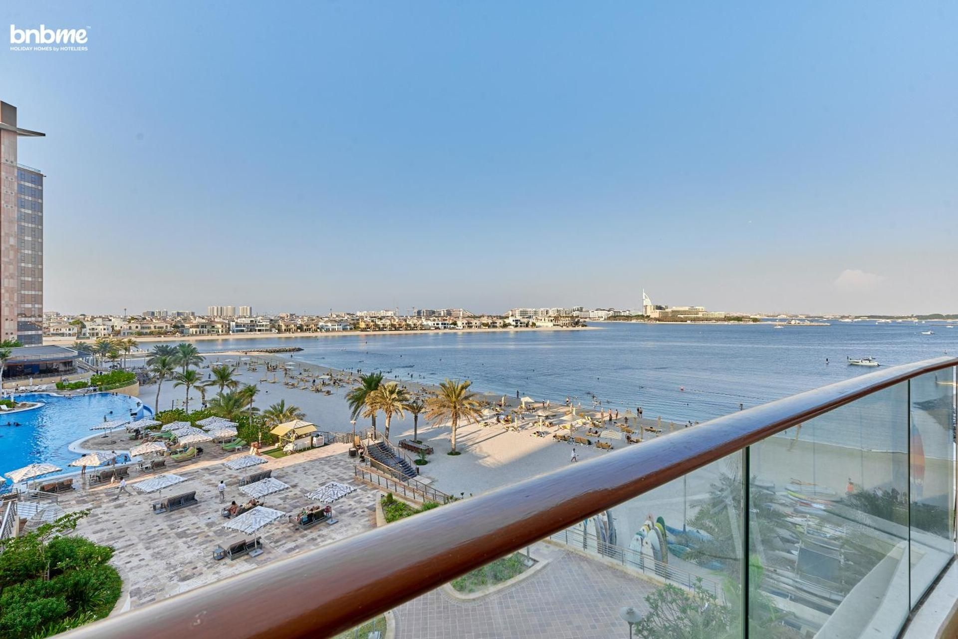 Deluxe One-Bedroom Apartment with Ocean View
