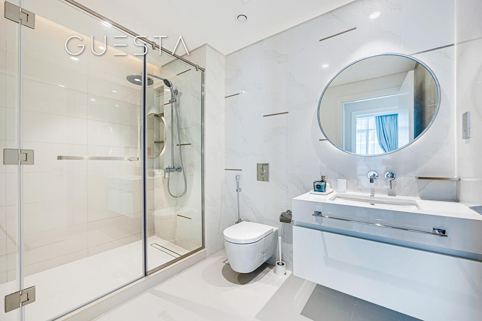 One-Bedroom Apartment with Sea View