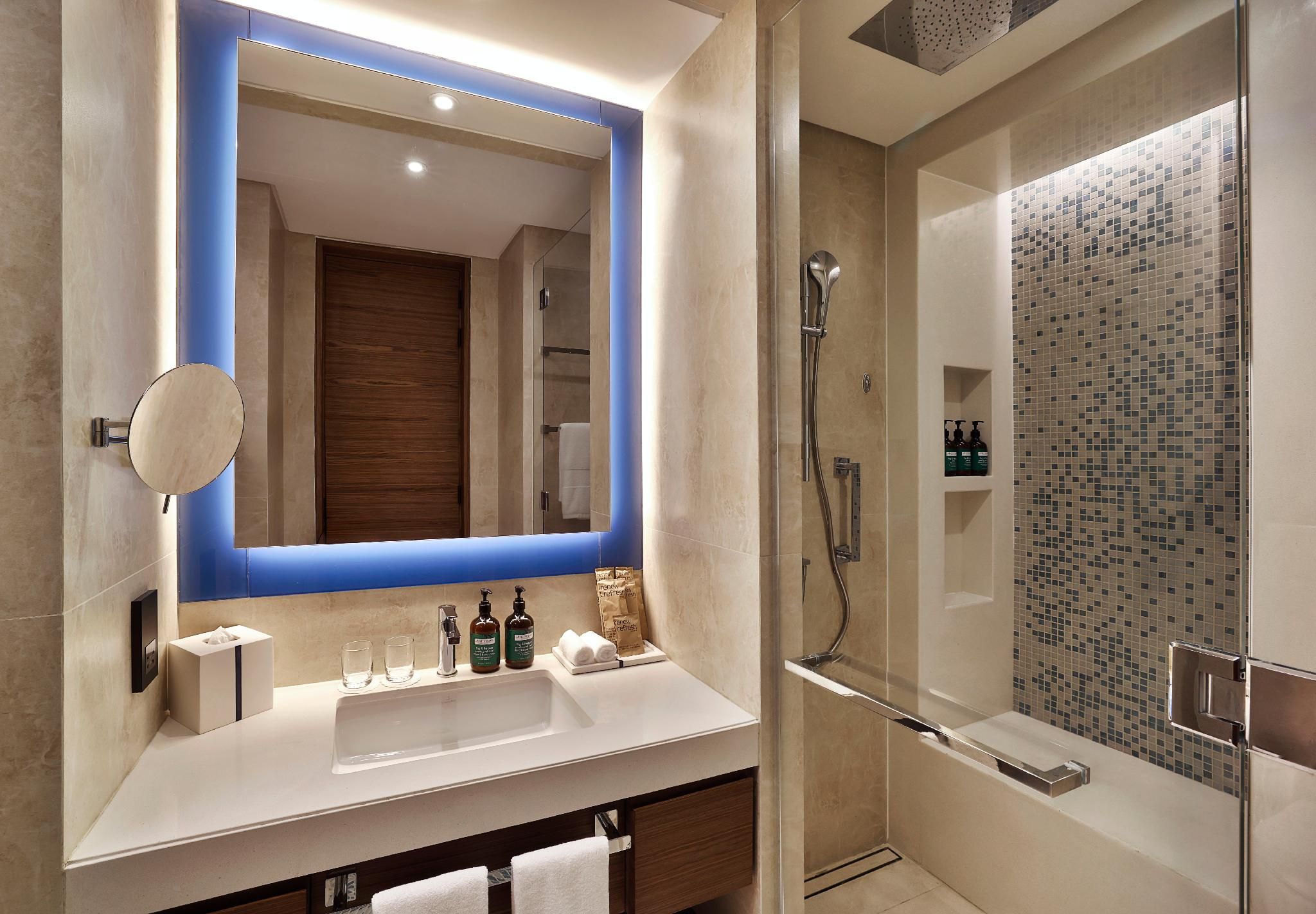 Twin Deluxe Room with Sea View