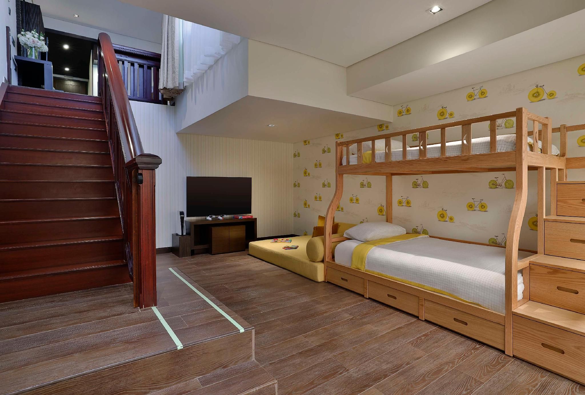 Deluxe Room Pool View