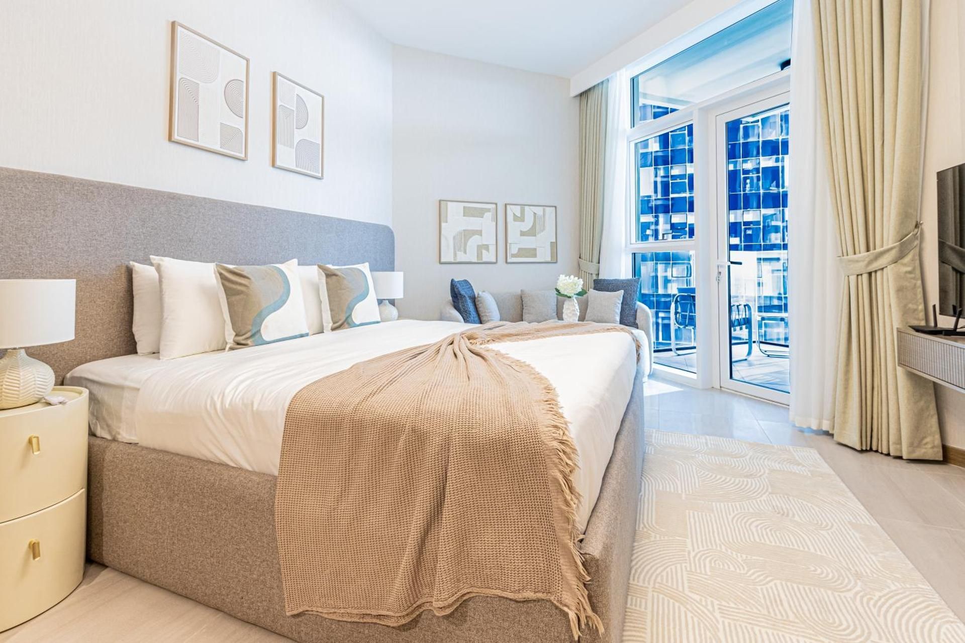 One-Bedroom Apartment