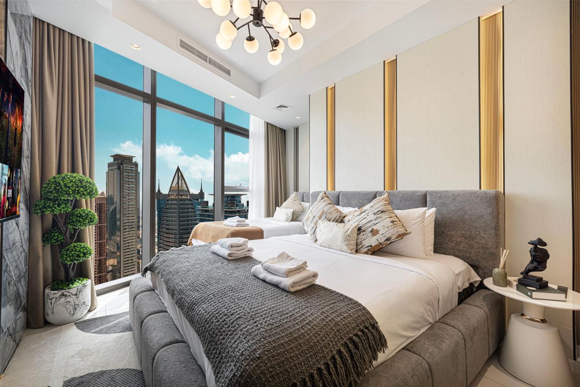 Dubai Scenic Infinity Pool with Burj Khalifa Views