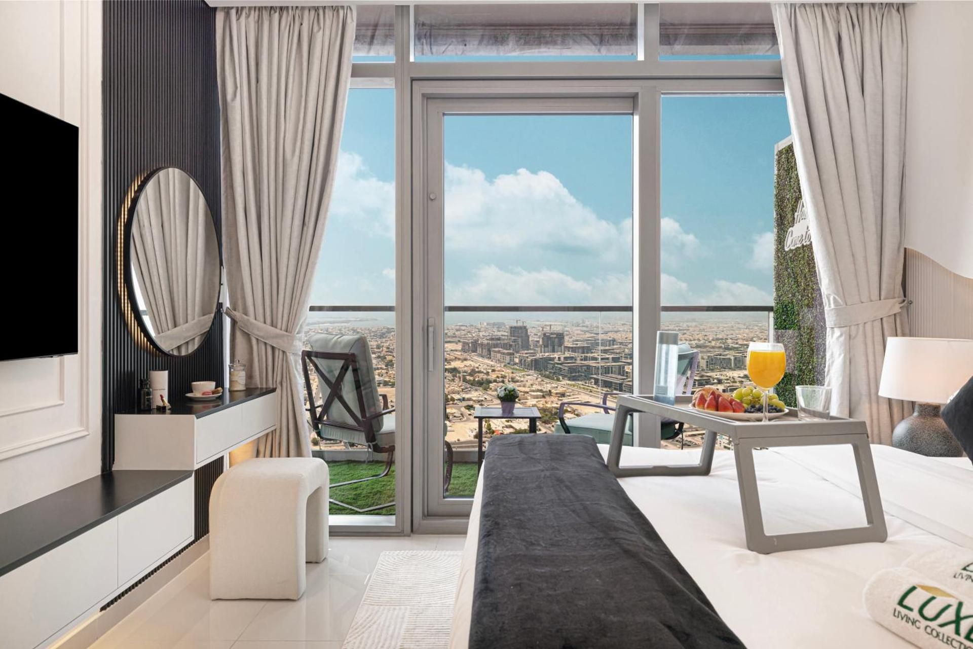 One-Bedroom Apartment with Balcony and Sea View