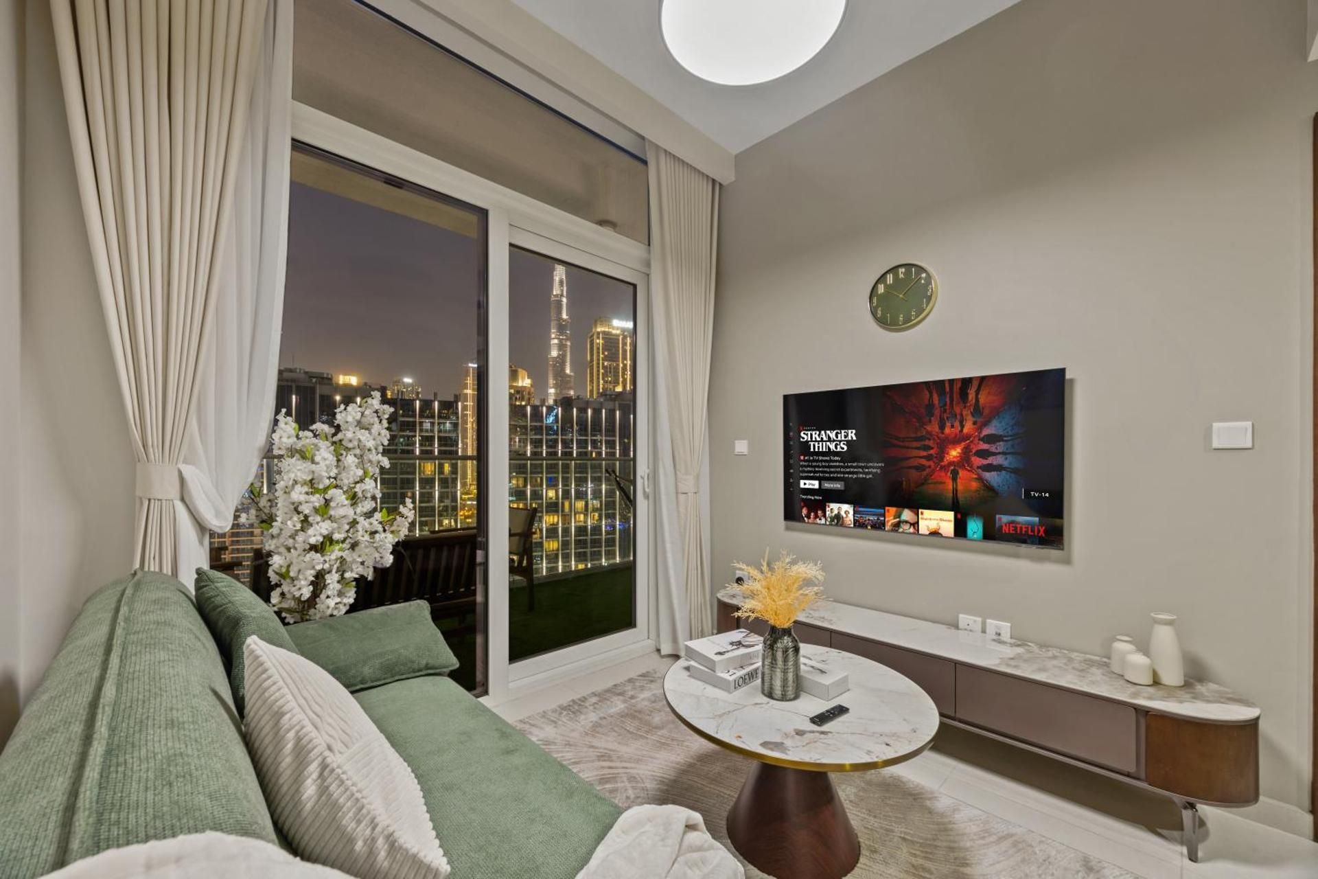 Cozy One-Bedroom Apartment Burj Khalifa View