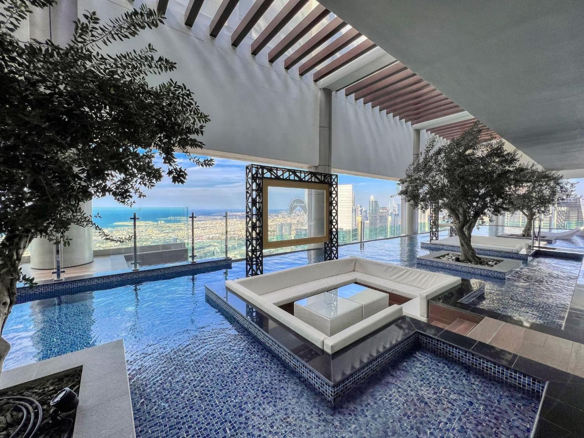Highest infinity Pool in Downtown Dubai