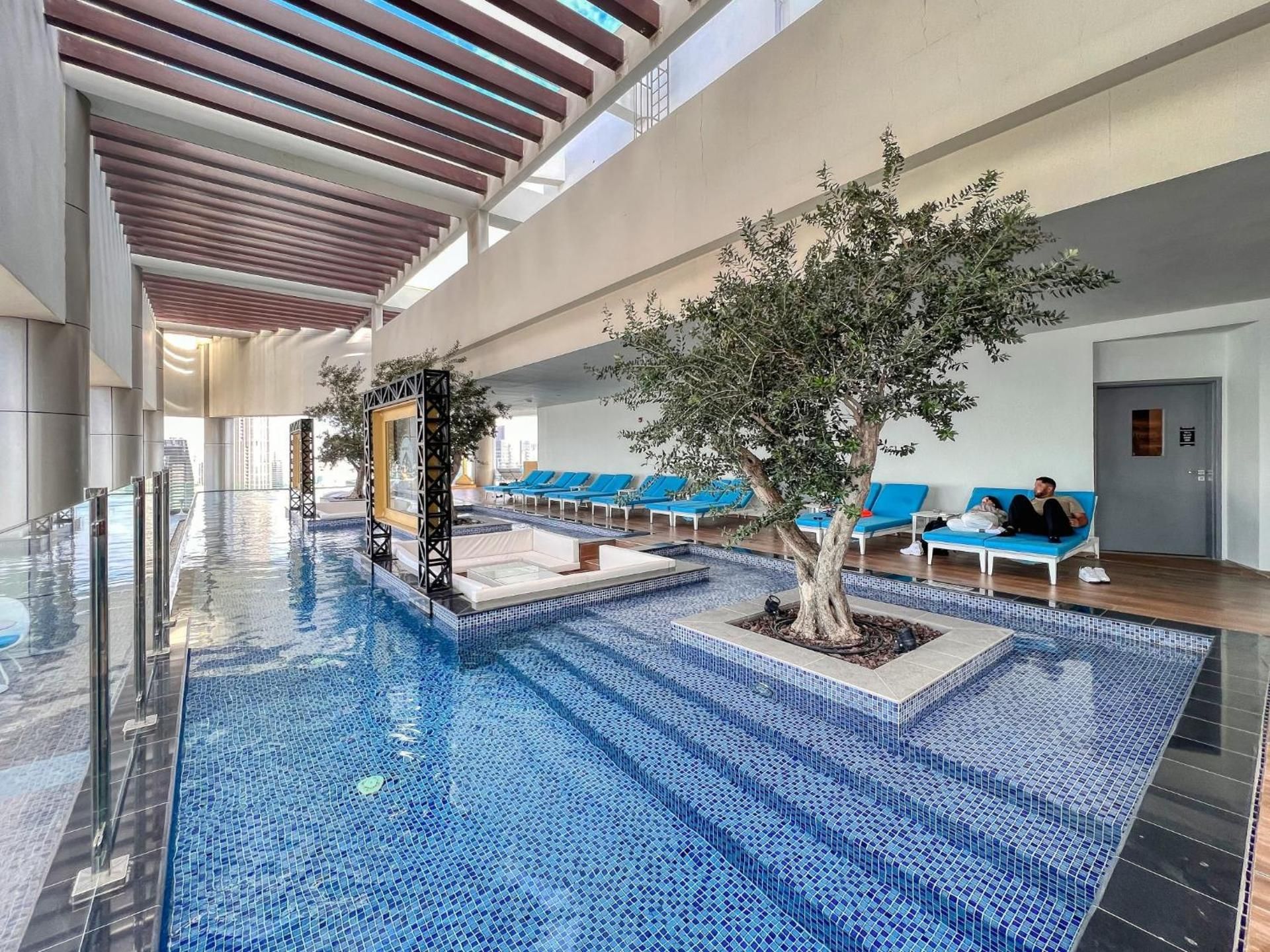 Highest infinity Pool in Downtown Dubai