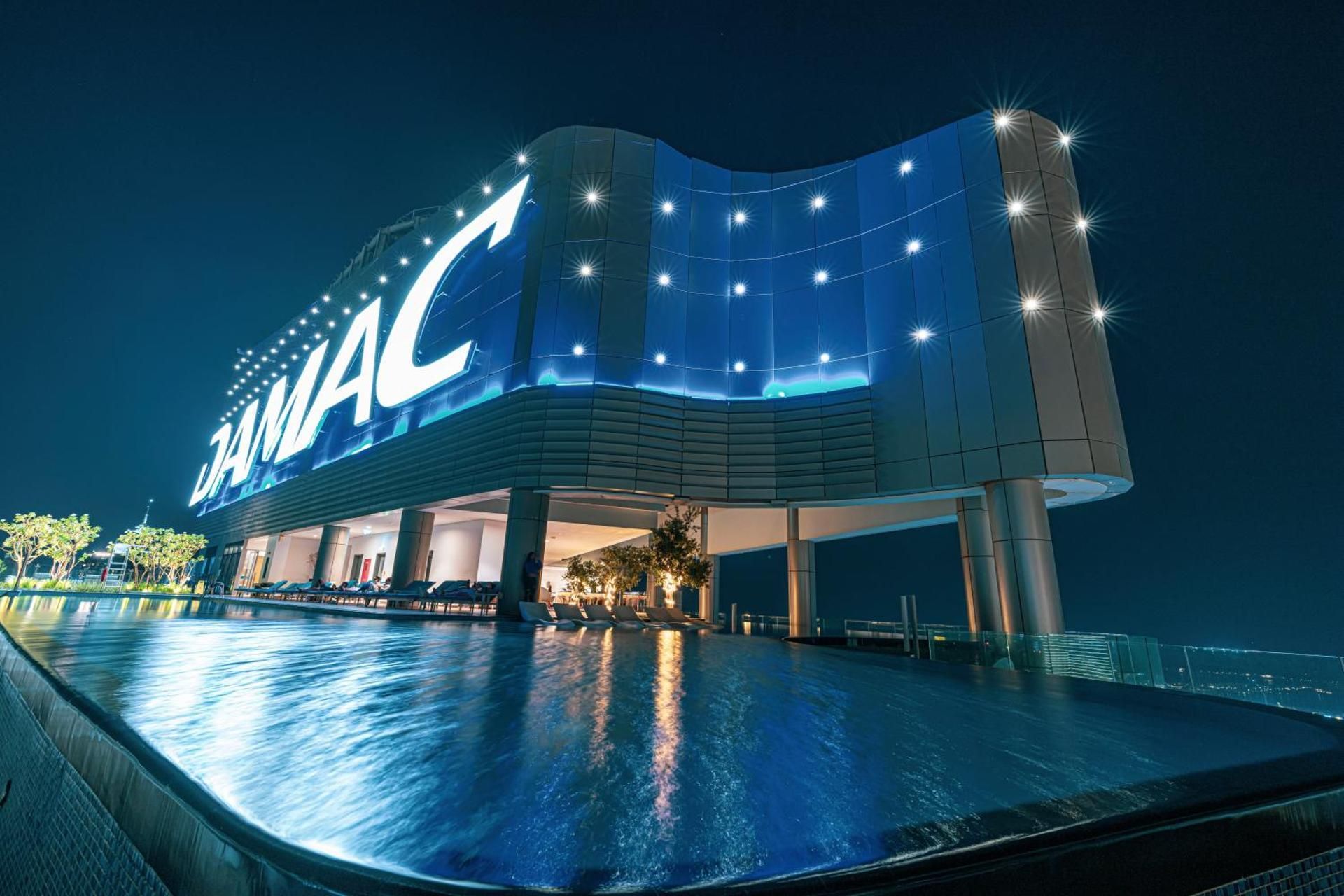 Highest infinity Pool in Downtown Dubai