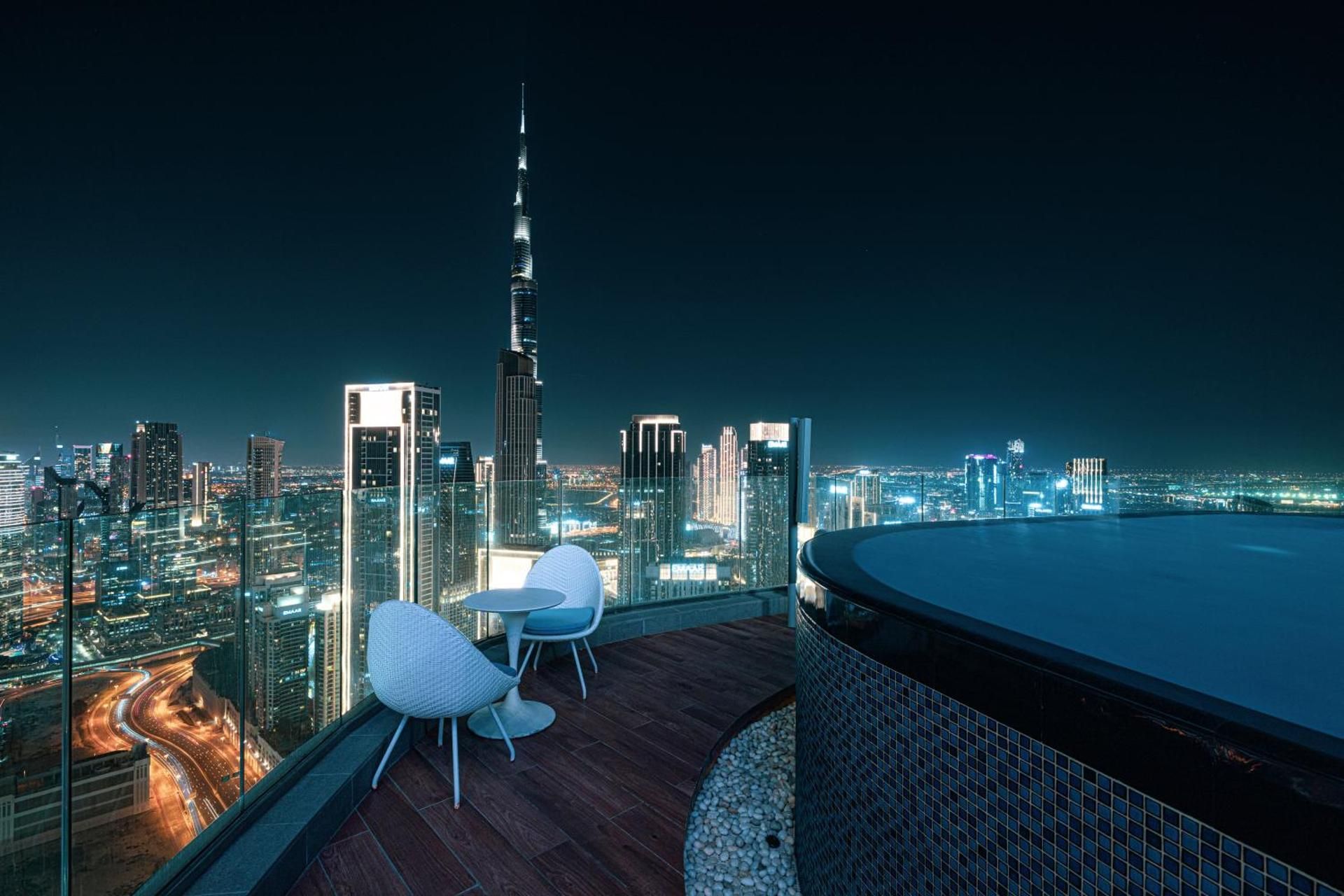 Highest infinity Pool in Downtown Dubai