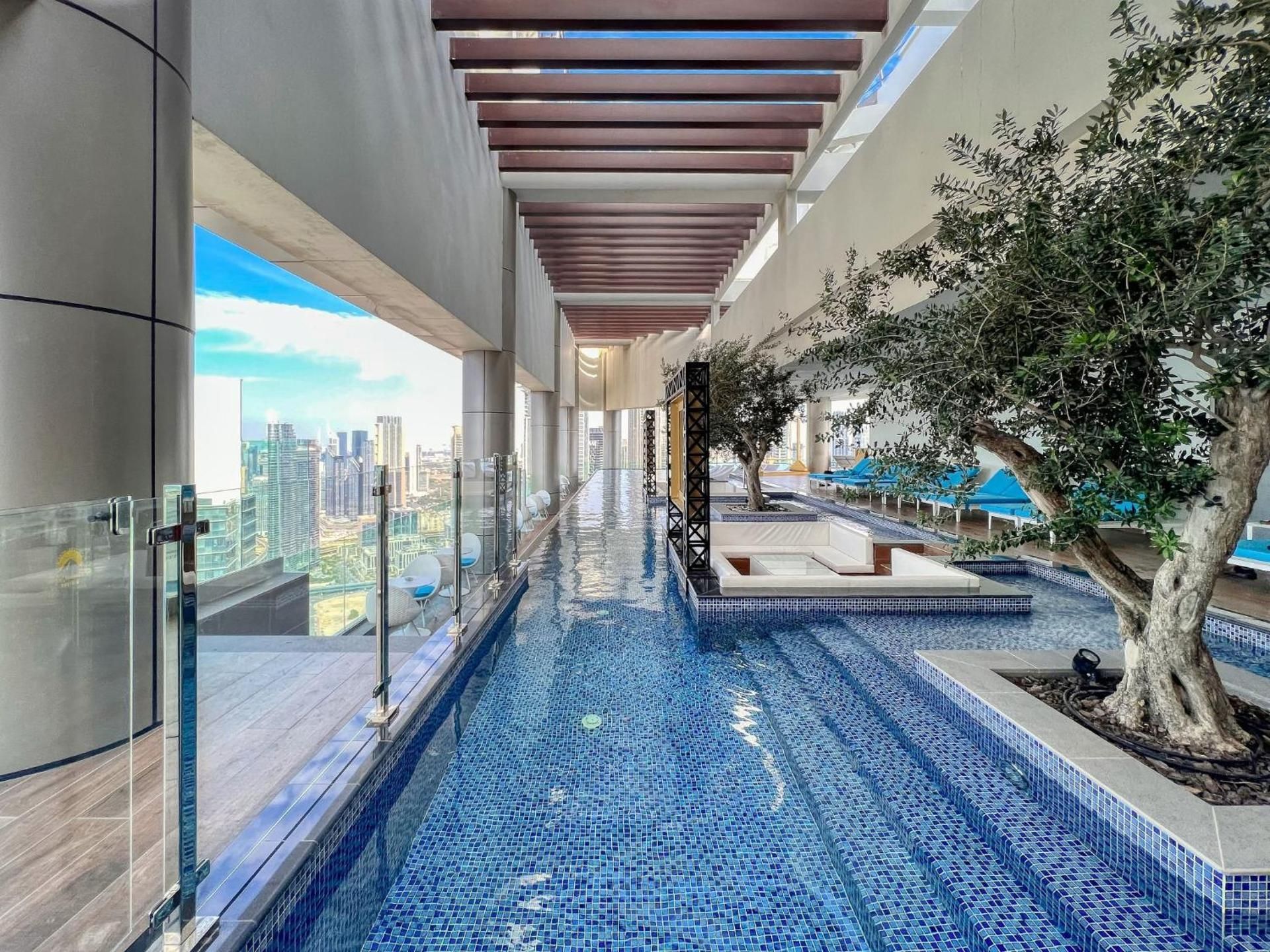 Highest infinity Pool in Downtown Dubai