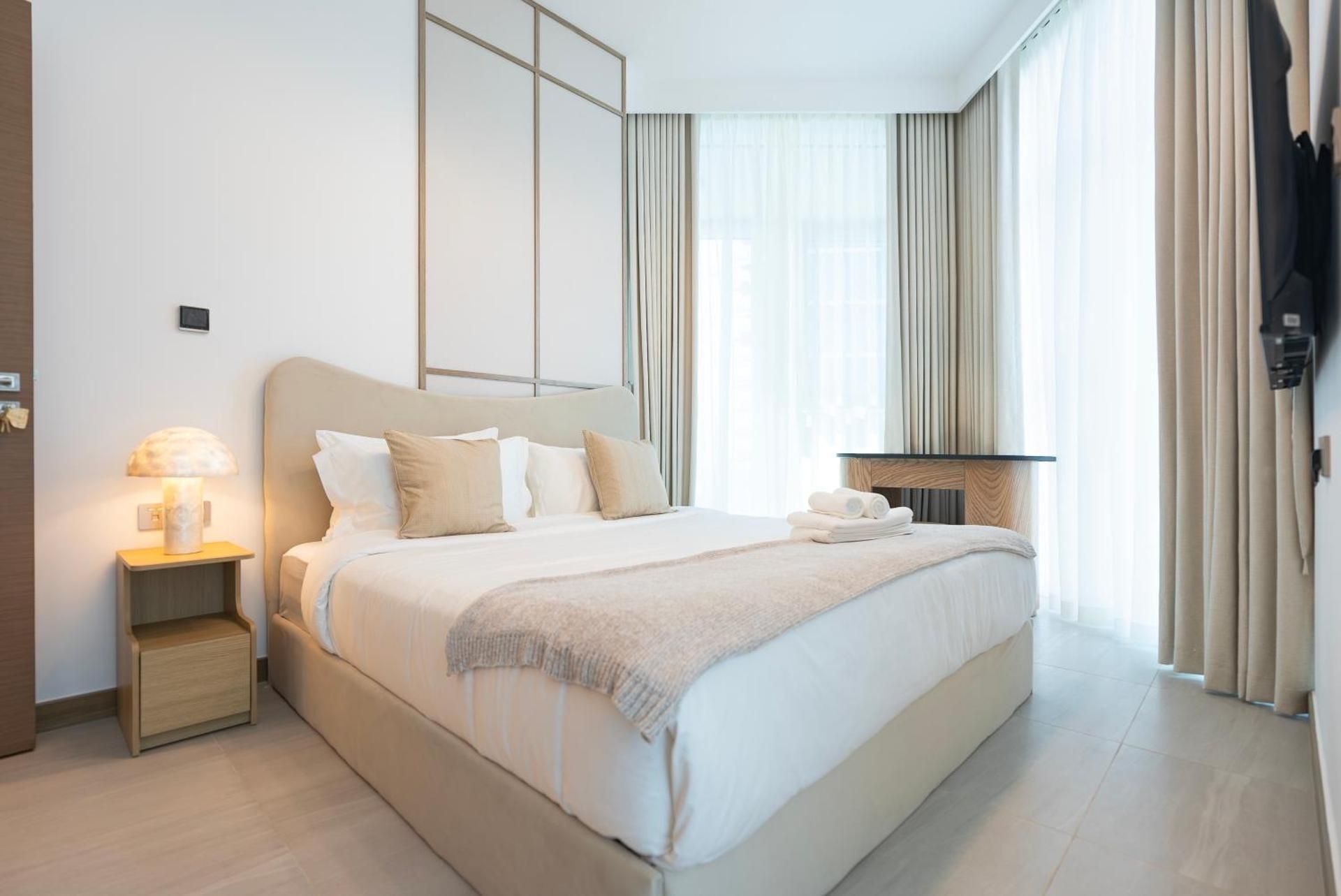Two-Bedroom Deluxe Apartment with Balcony