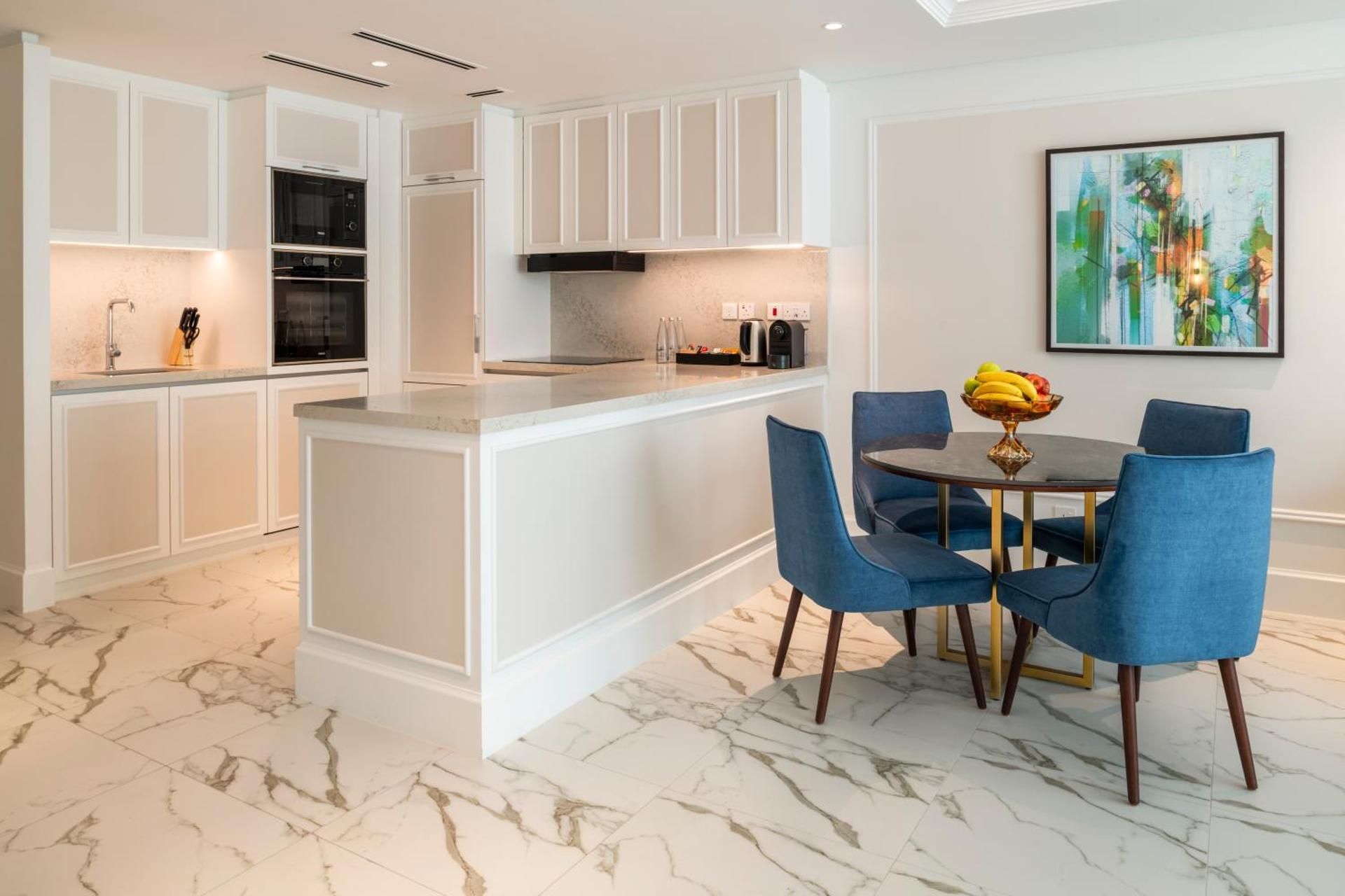 Deluxe One Bedroom Apartment