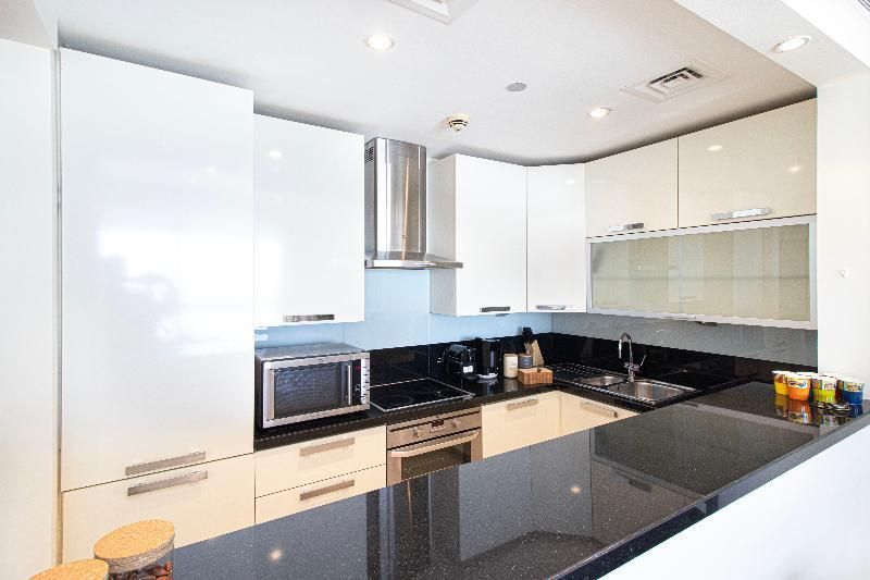 Songs of the Lake by Lagom - Bonnington Apartment Jumeirah Lake Towers,