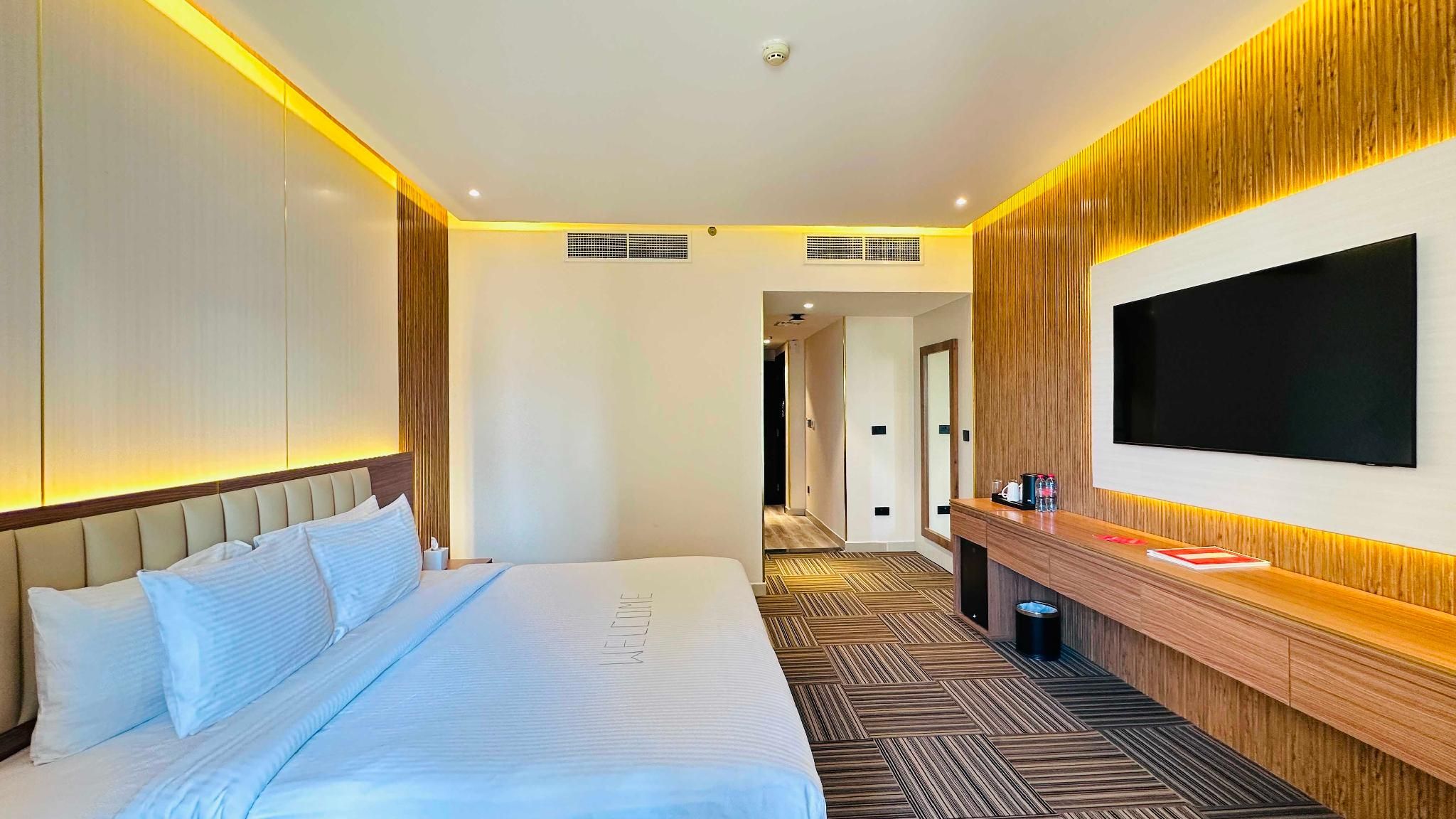 Club Burj Khalifa and Fountain View Room