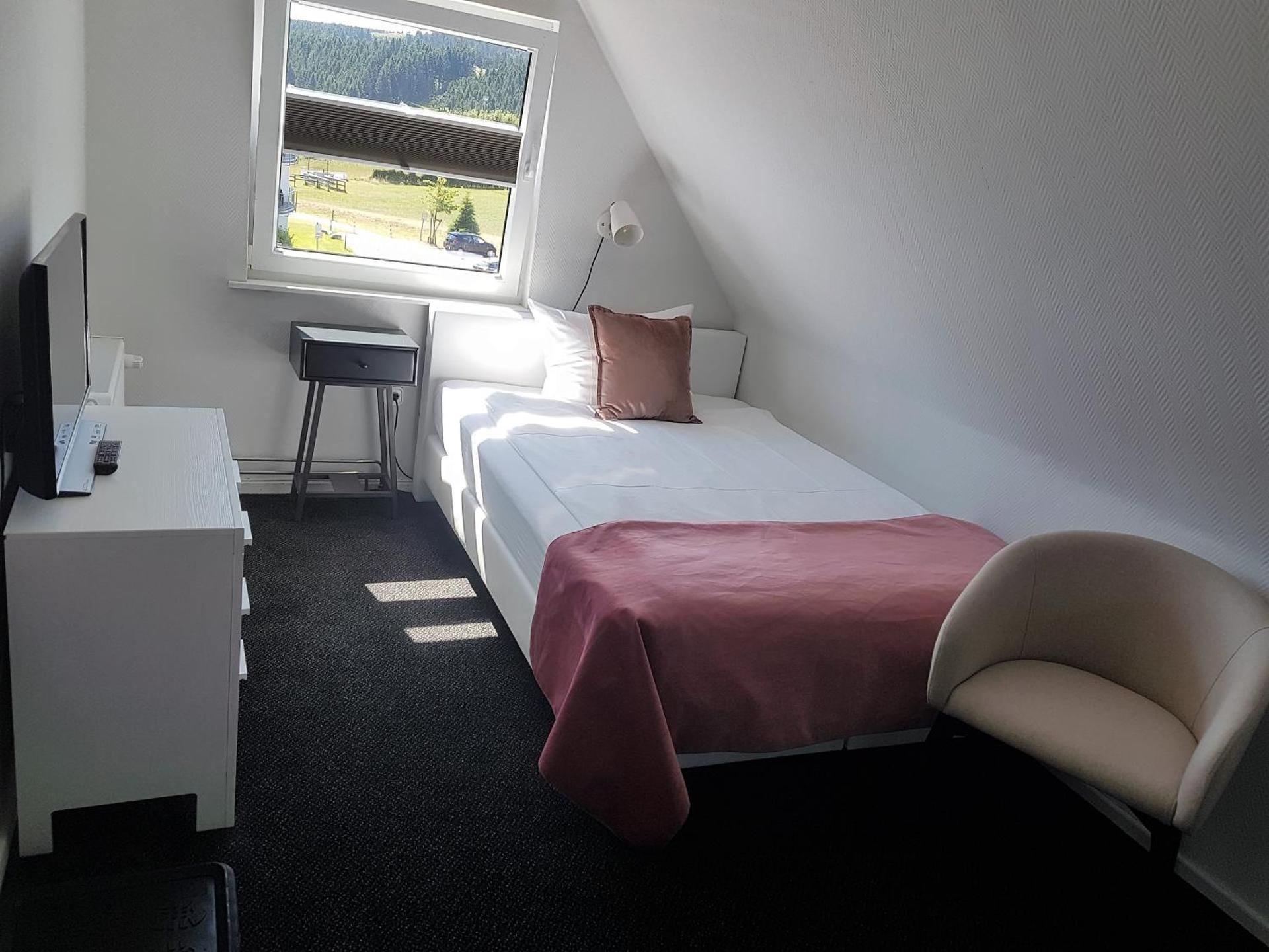 Single Room with Shared Bathroom