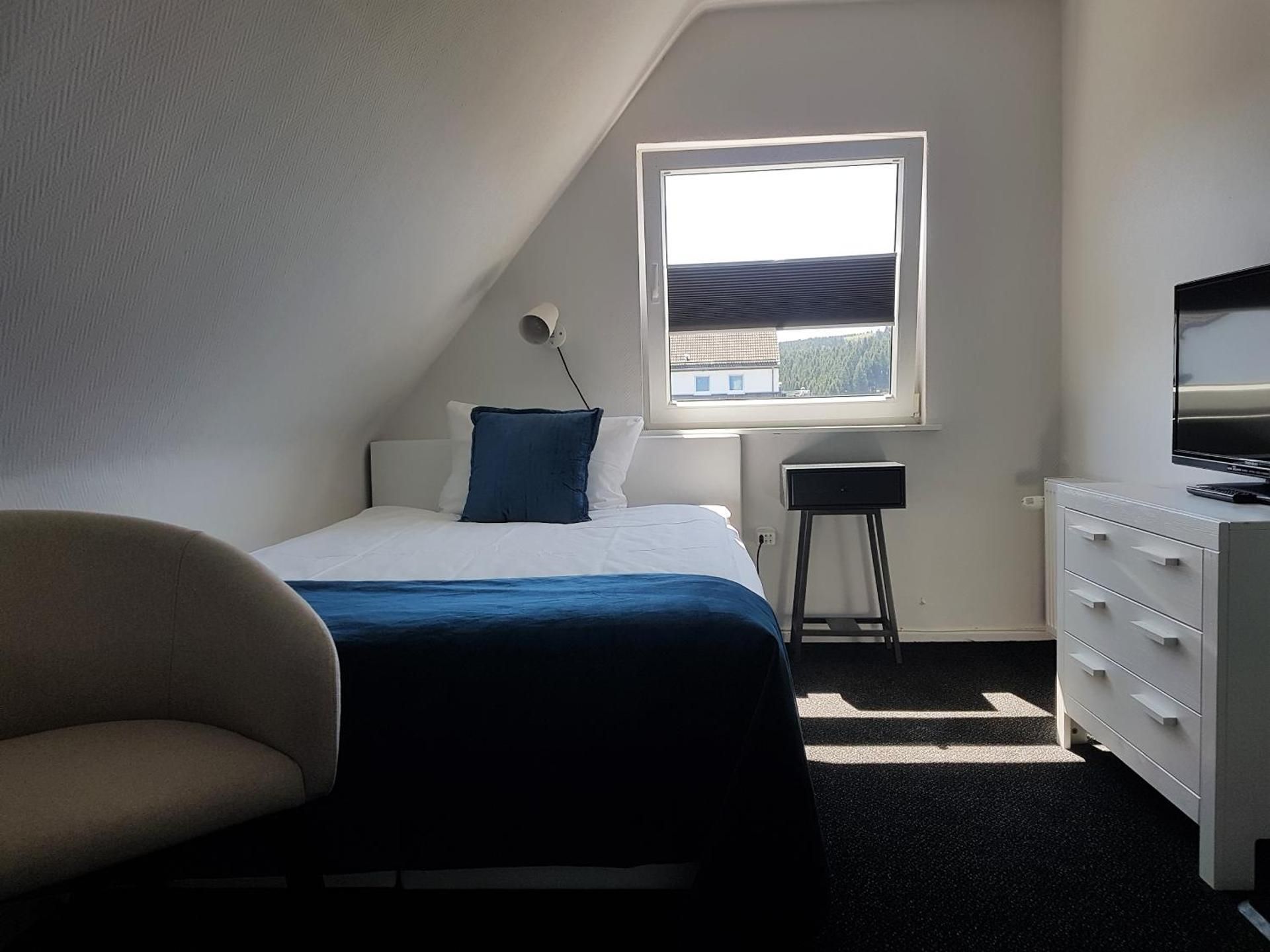 Single Room with Shared Bathroom
